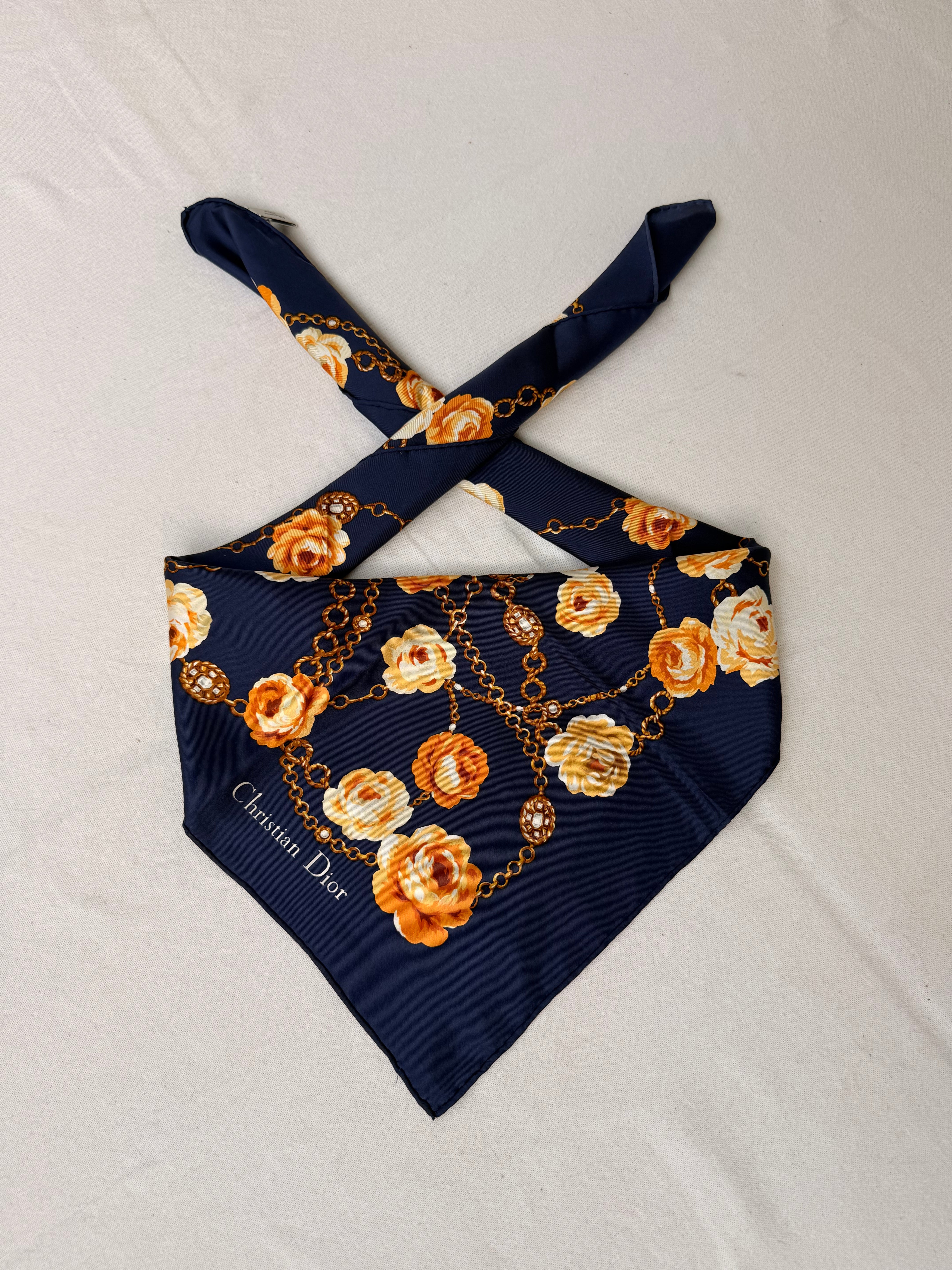 Foulard Christian Dior – Fleurs et chaînes