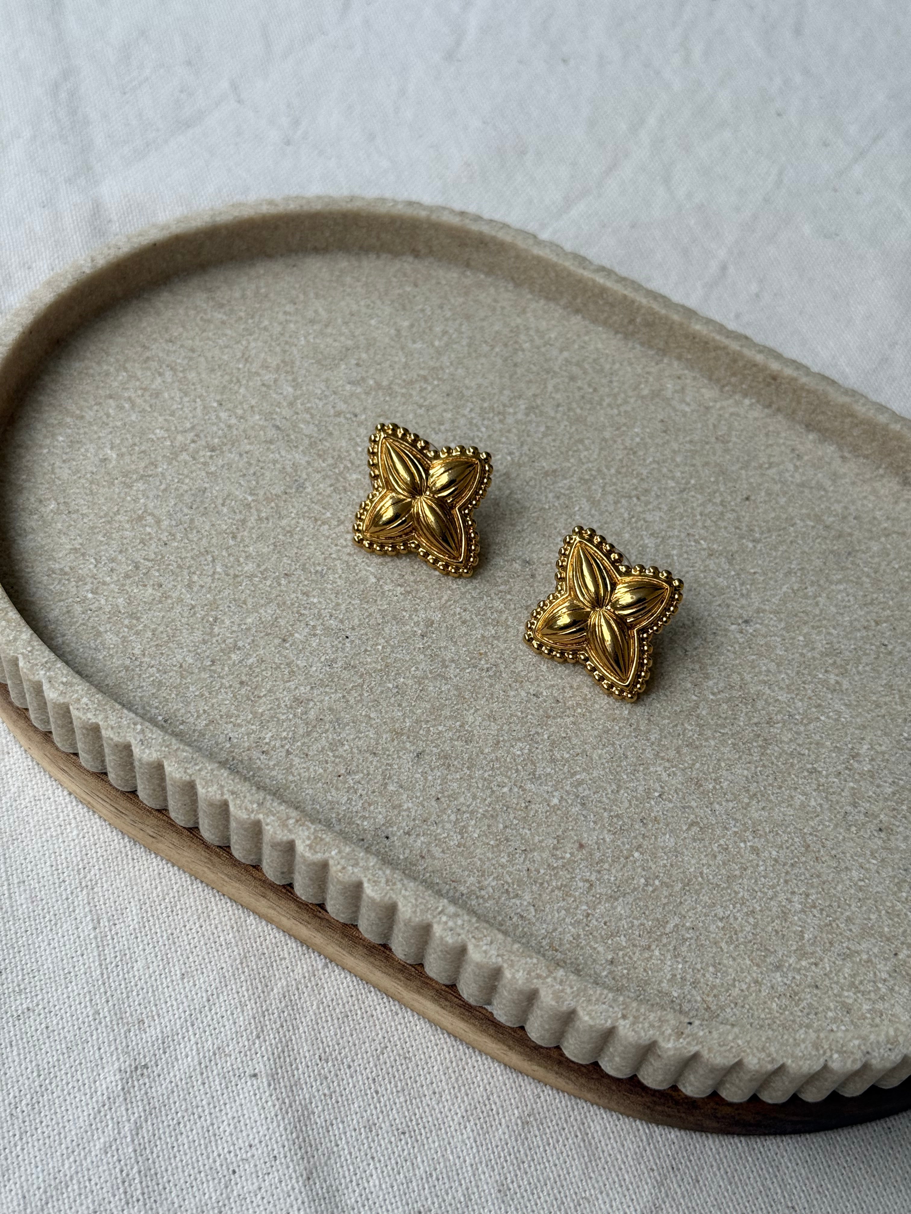 Boucles d’oreilles Monet vintage - Fleurs dorées (oreilles percées)