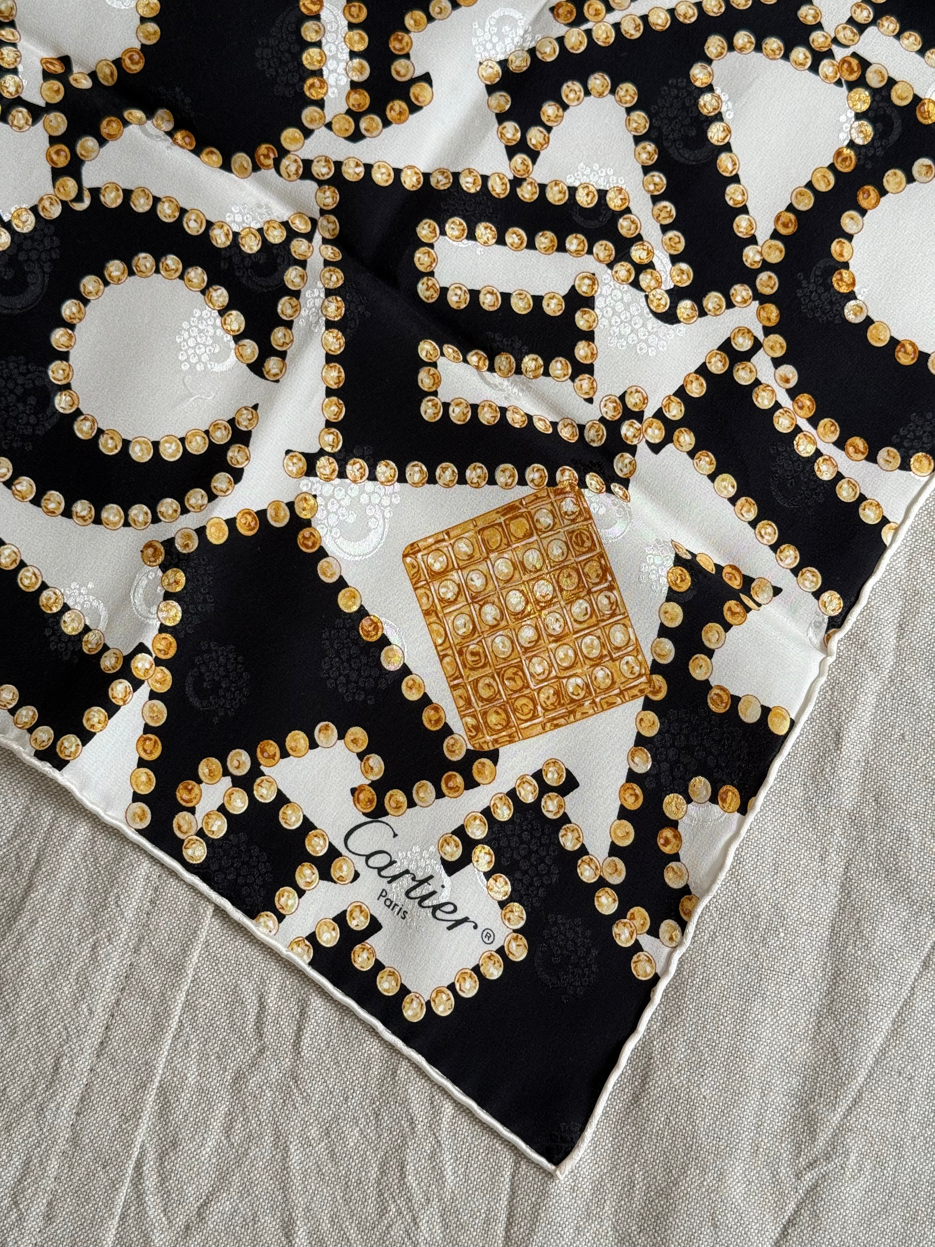 Foulard Cartier – Modèle noir et blanc