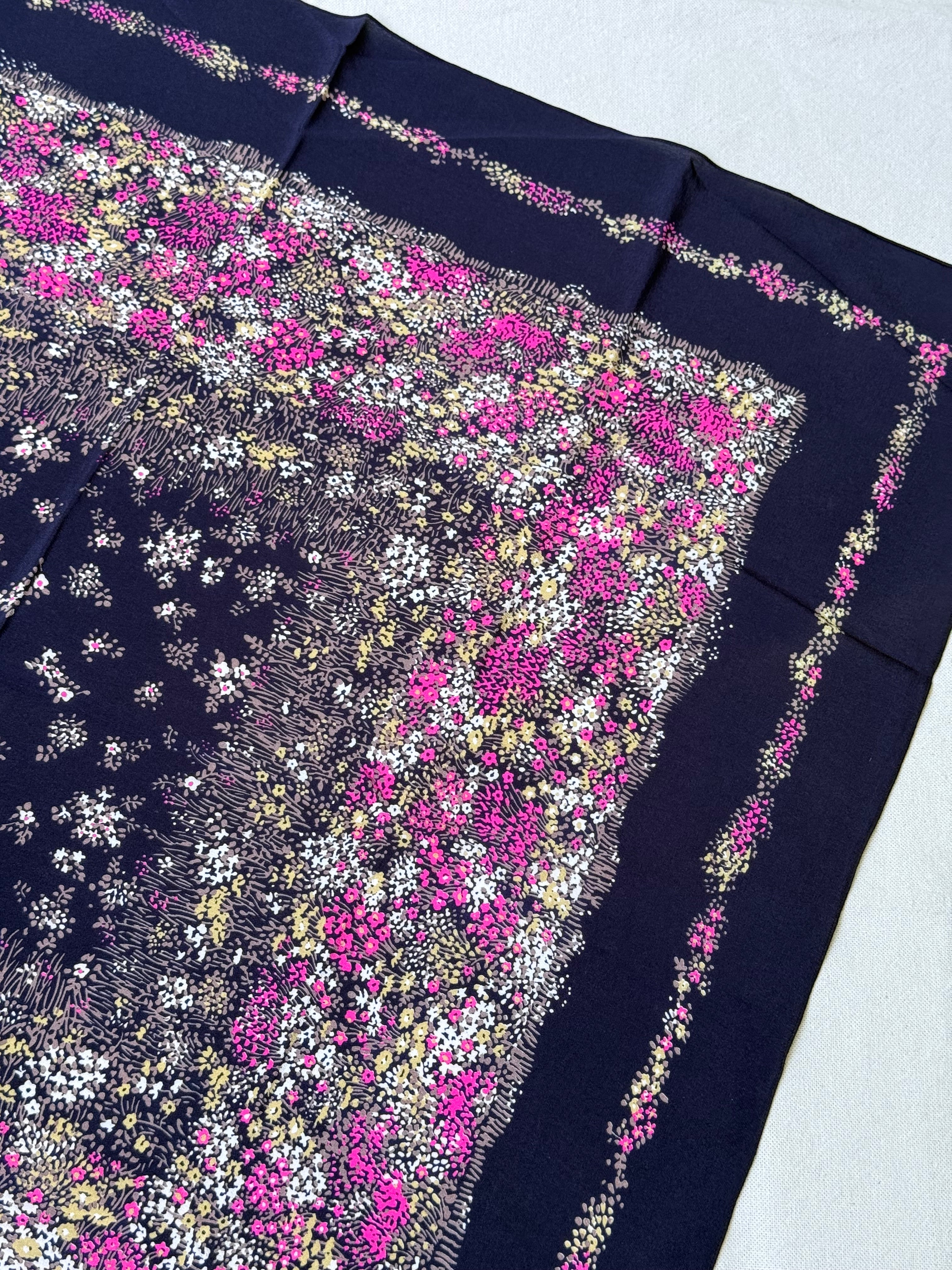 Christian Dior Scarf – Floral patterns