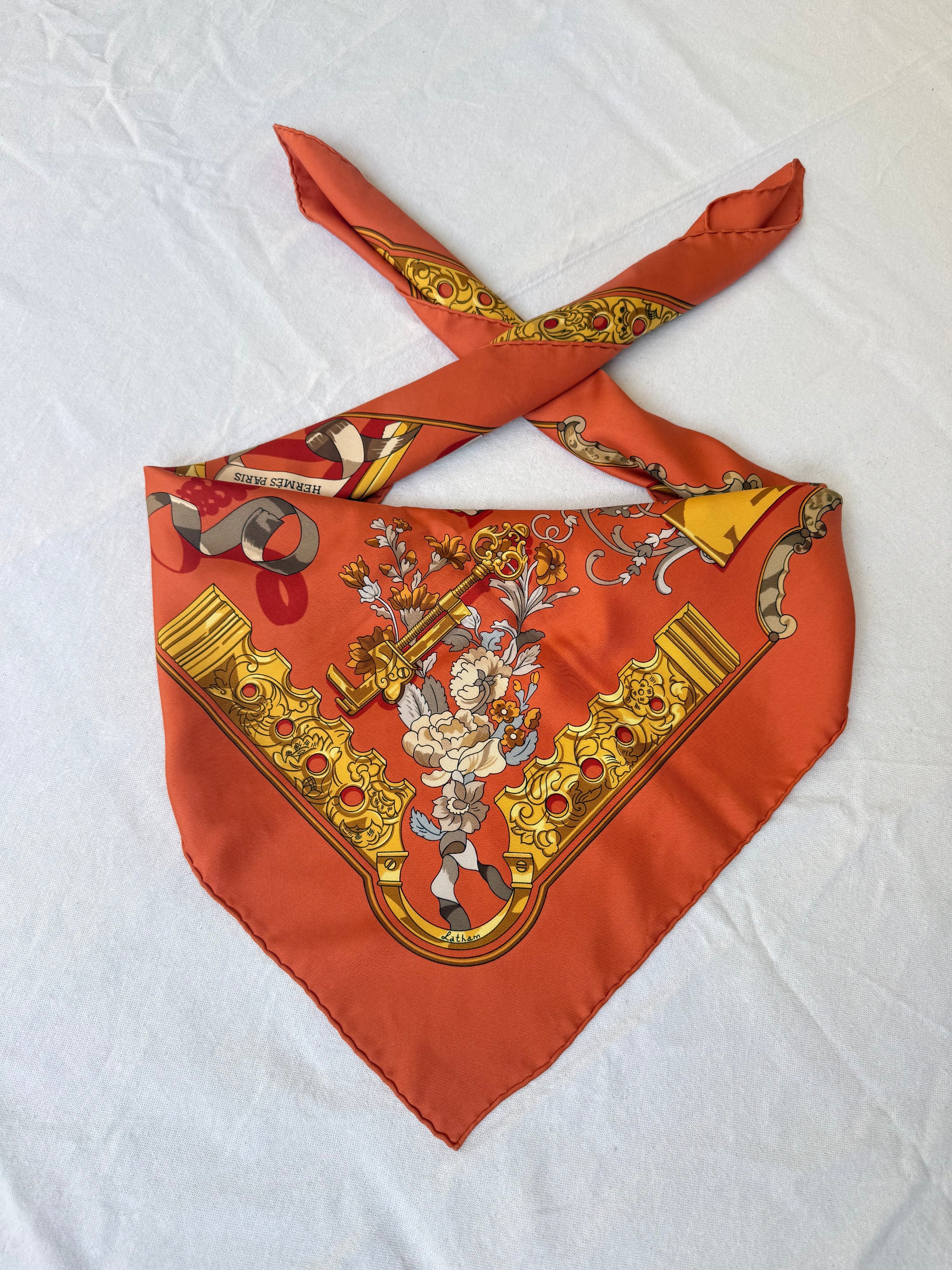 Foulard Hermès – Modèle Copeaux