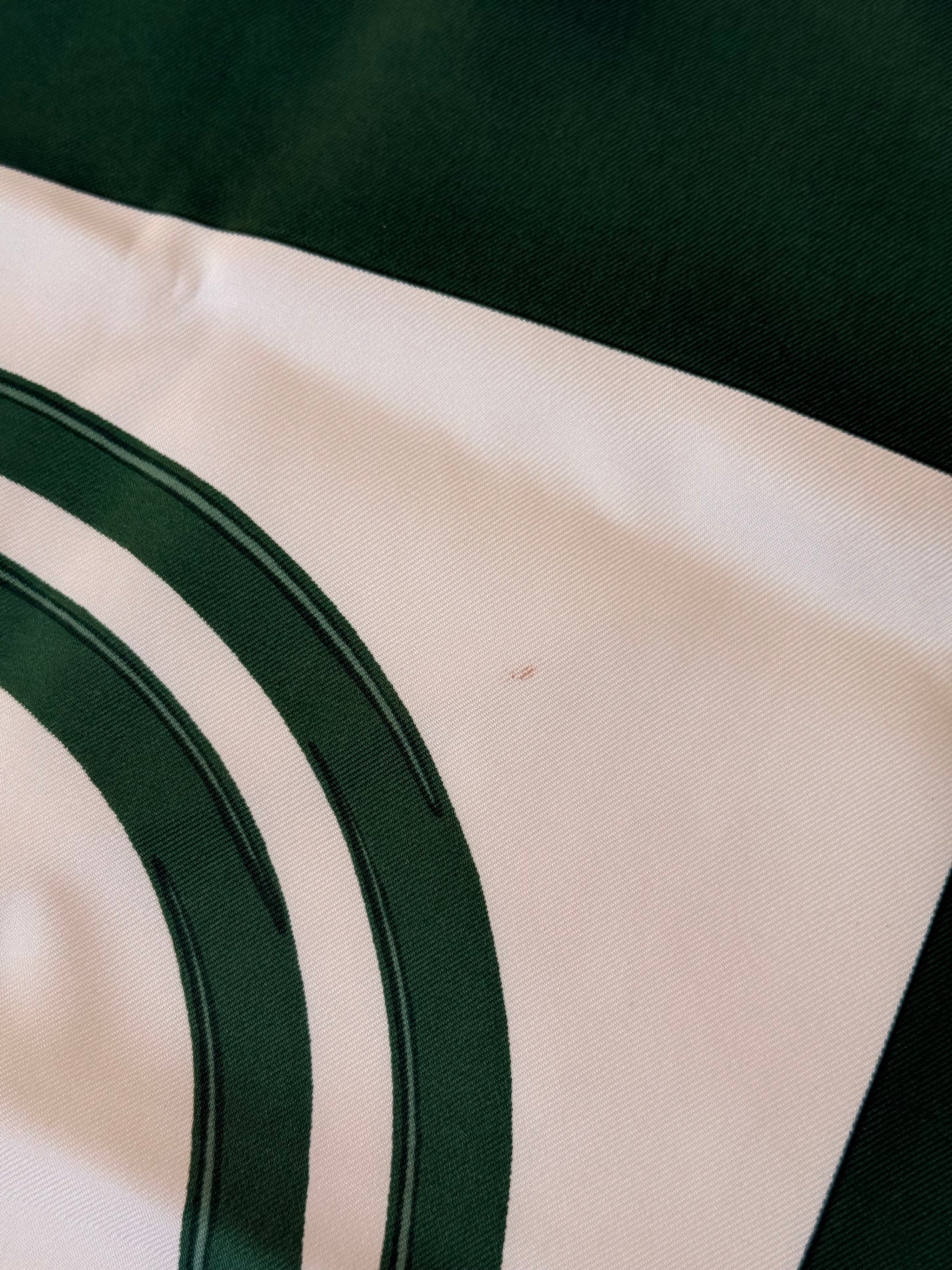 Foulard Hermès – Modèle Brides de Gala