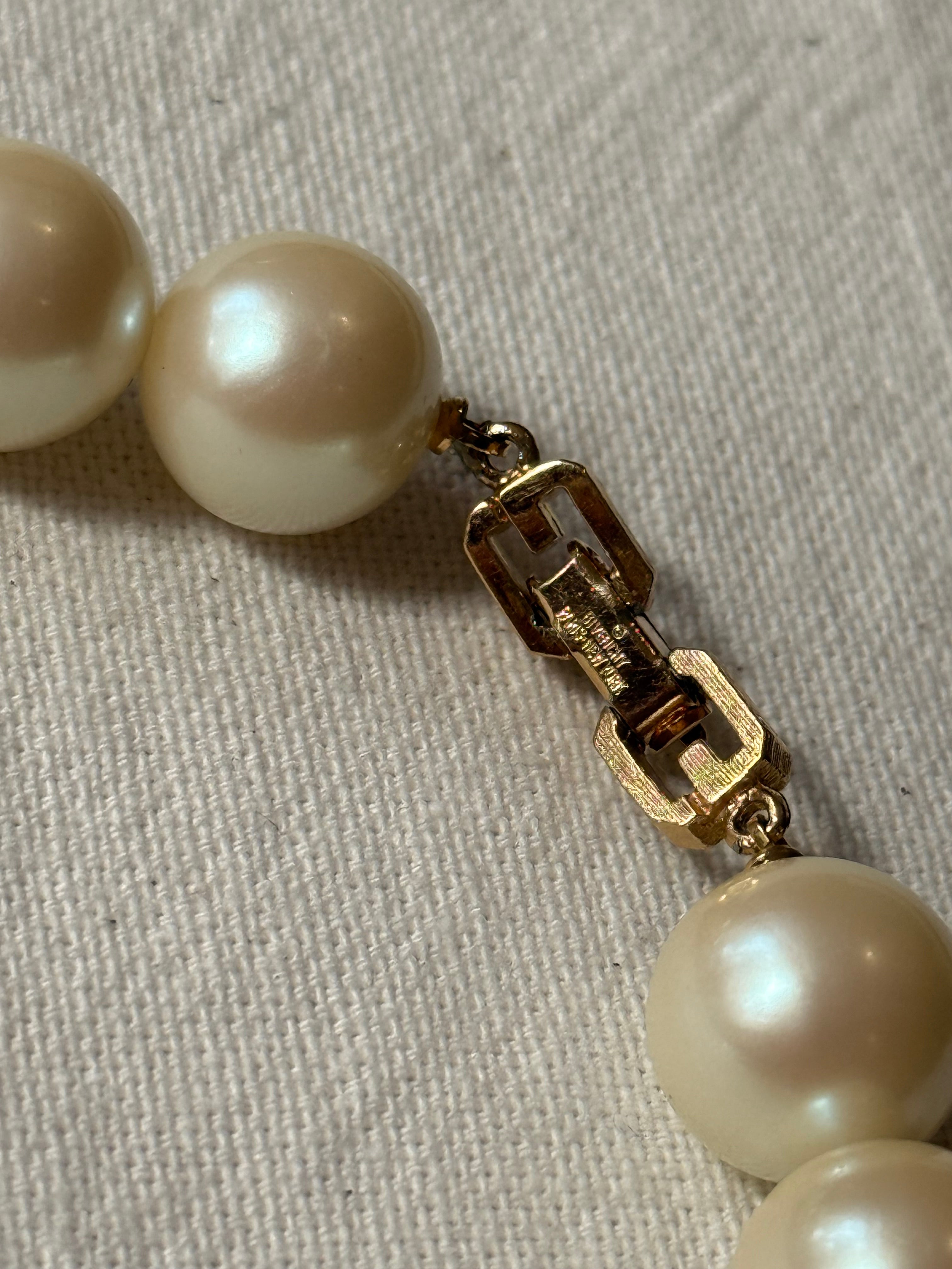 Collier Givenchy vintage - Perles fantaisies et empiècements dorés