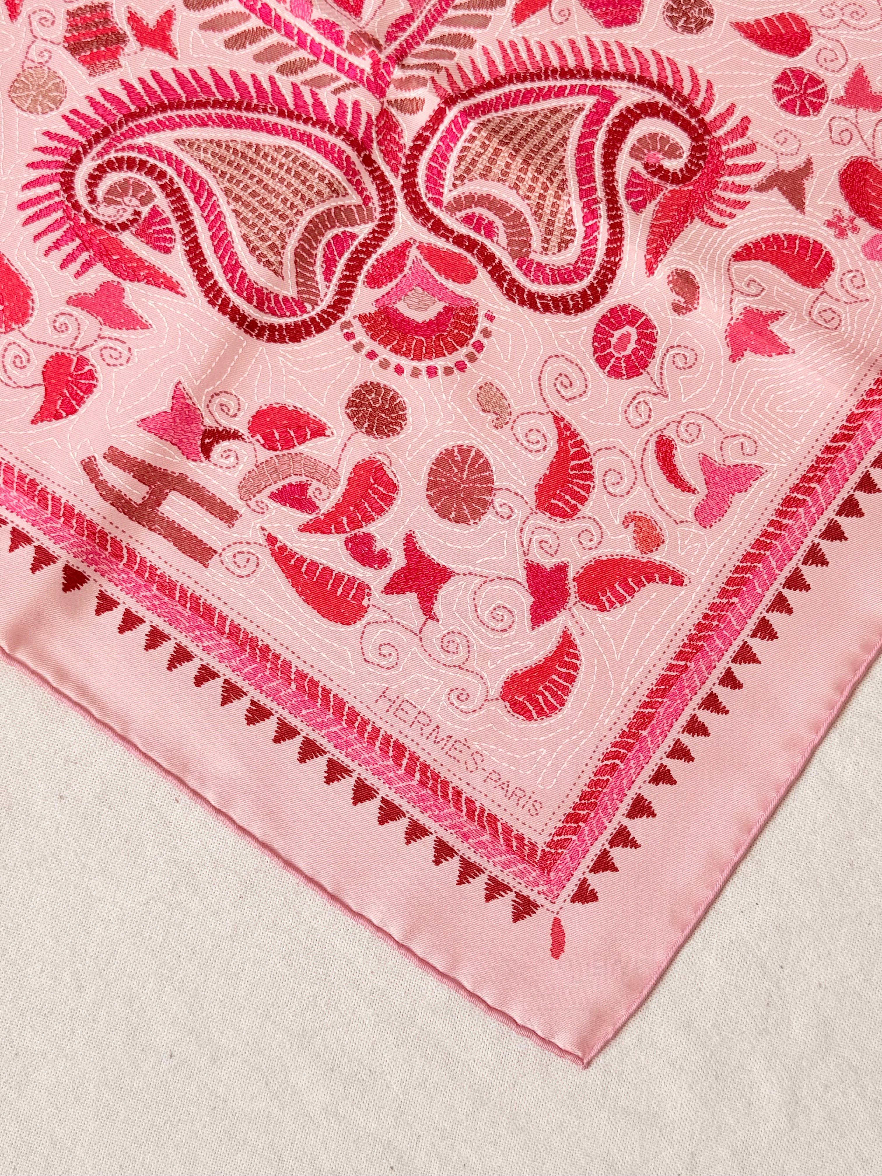 Foulard Hermès – Modèle Carré Kantha