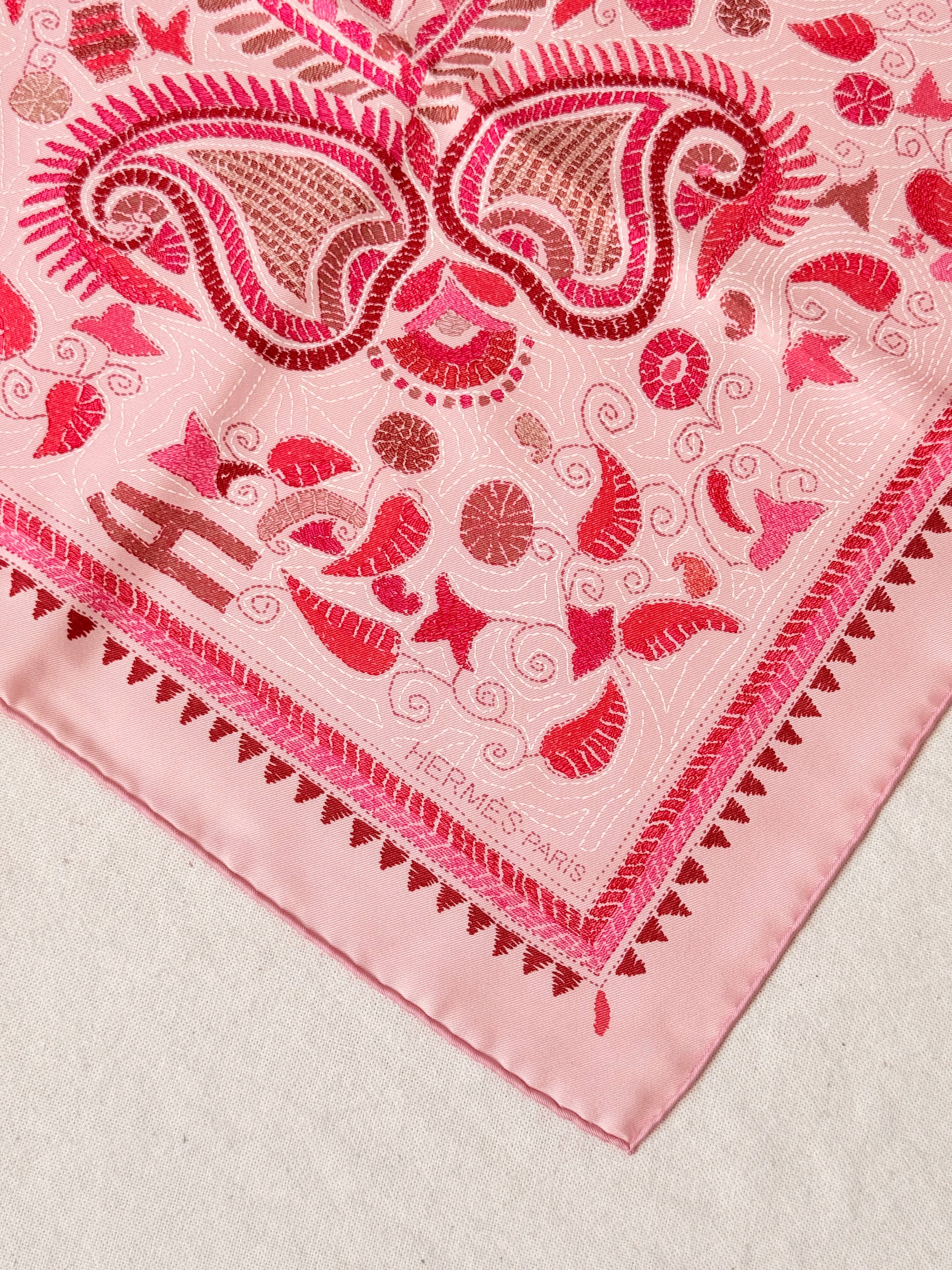Foulard Hermès – Modèle Carré Kantha
