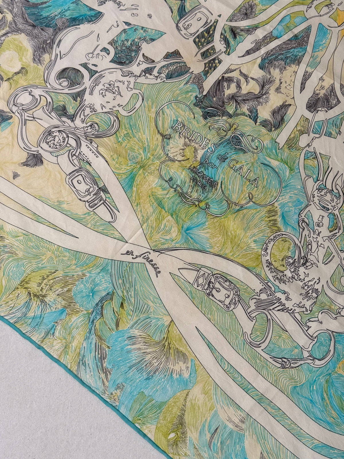 Foulard Hermès – Modèle Bride de Gala en Finesse
