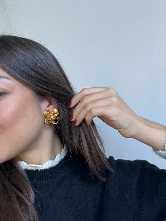 Boucles d’oreilles Kenneth Jay Lane vintage - Noeuds dorés texturés