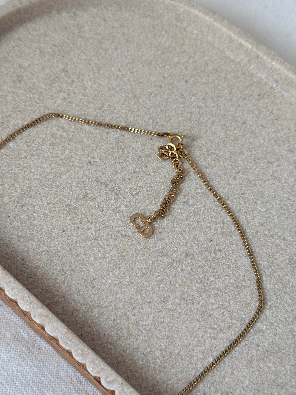 Collier Christian Dior vintage - Pendentif CD entrelacé et strass