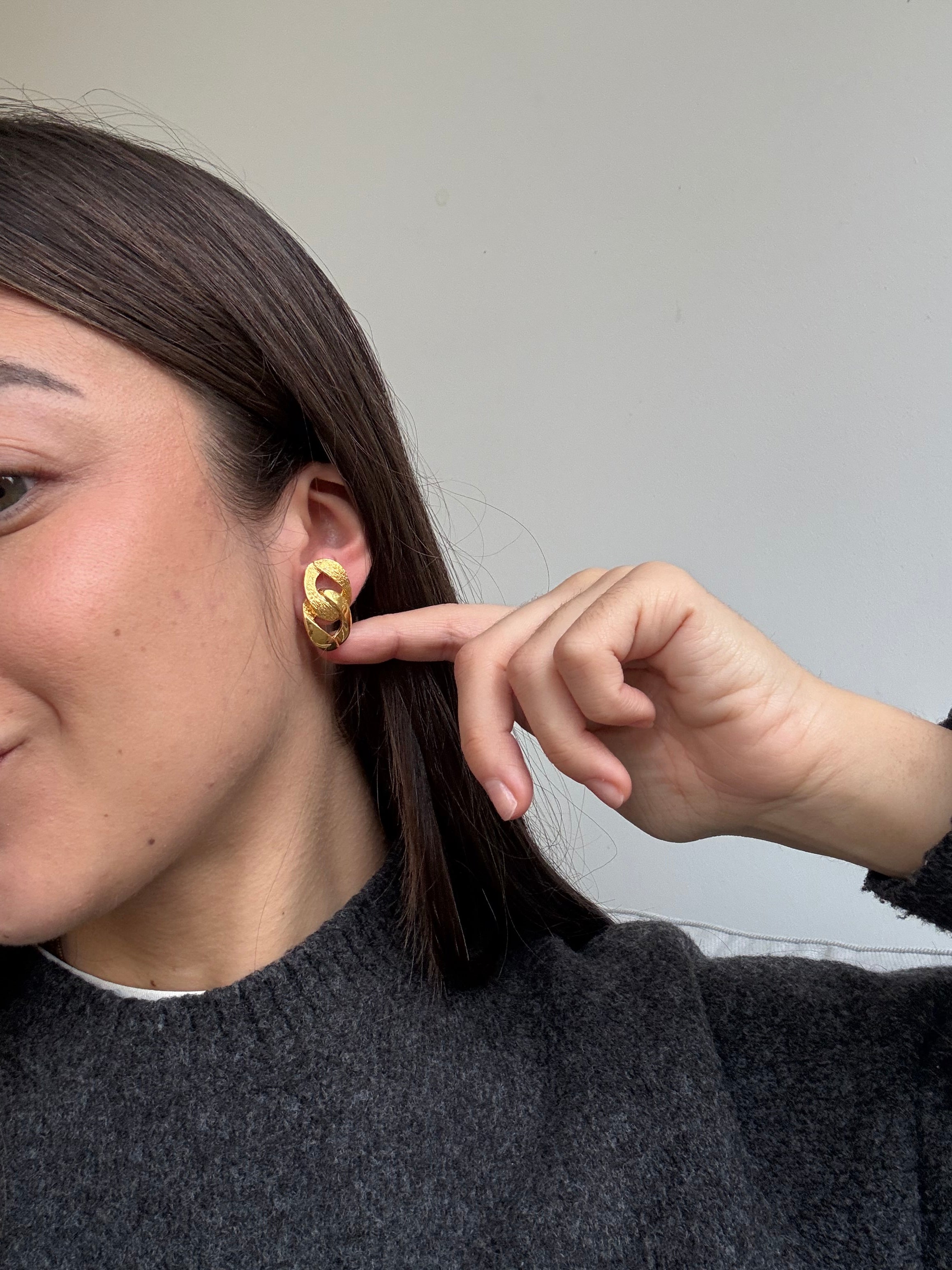 Boucles d'oreilles Napier vintage - Maillons entrelacés dorés (oreilles percées)