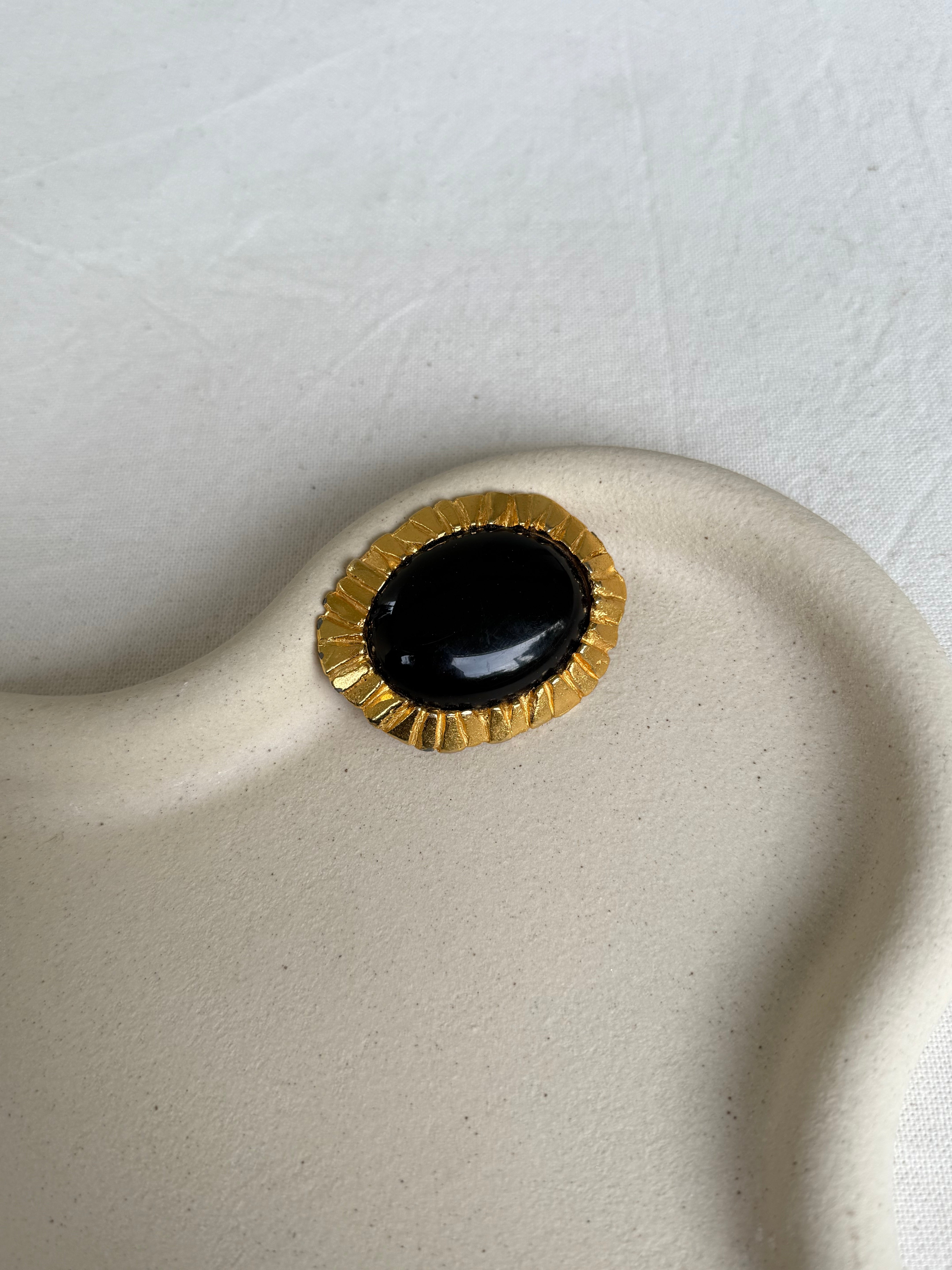 Vintage Poggi Brooch - Black cabochon and textured gold-tone setting
