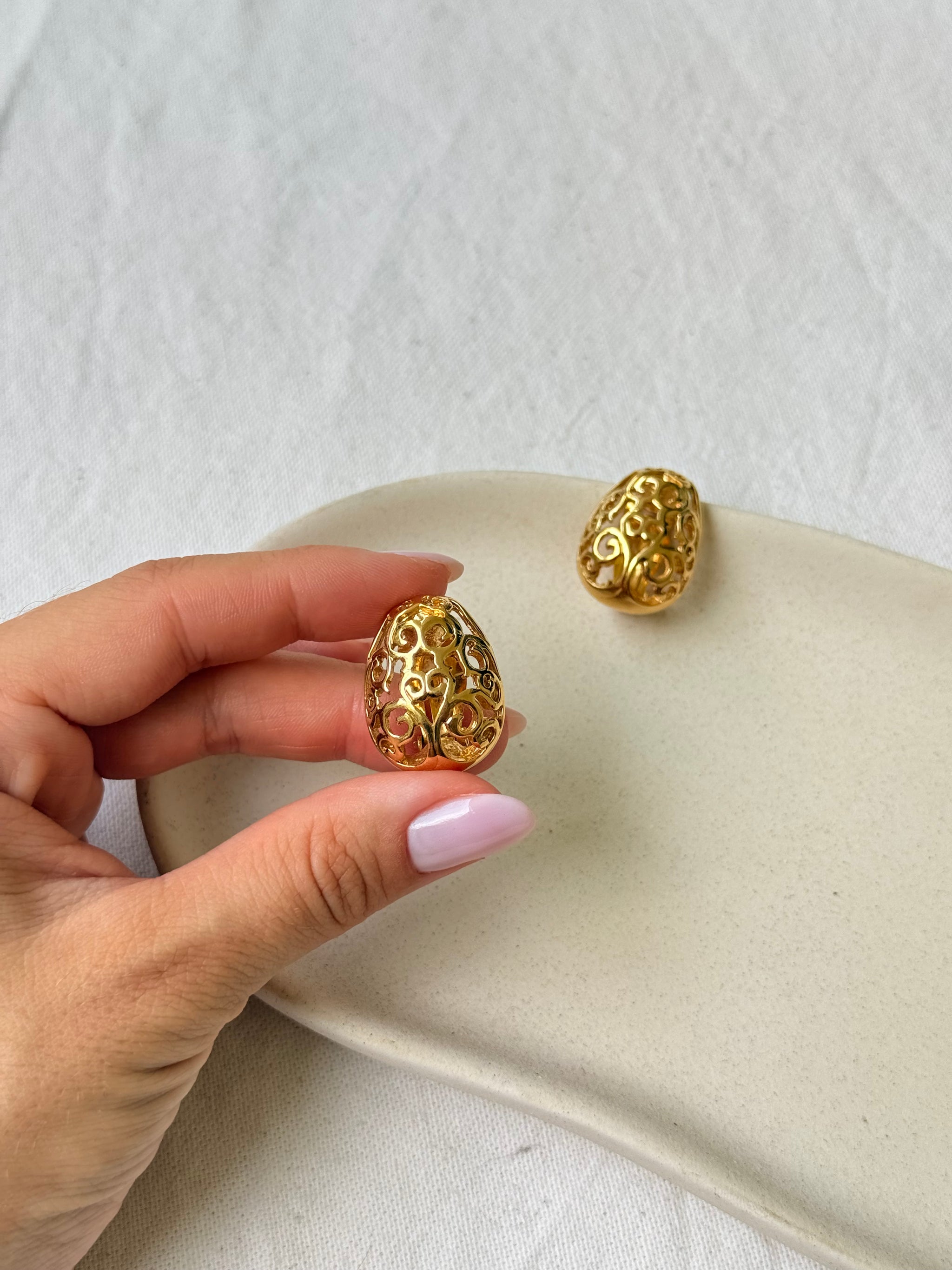 Boucles d’oreilles YSL vintage - Décor baroque ajouré