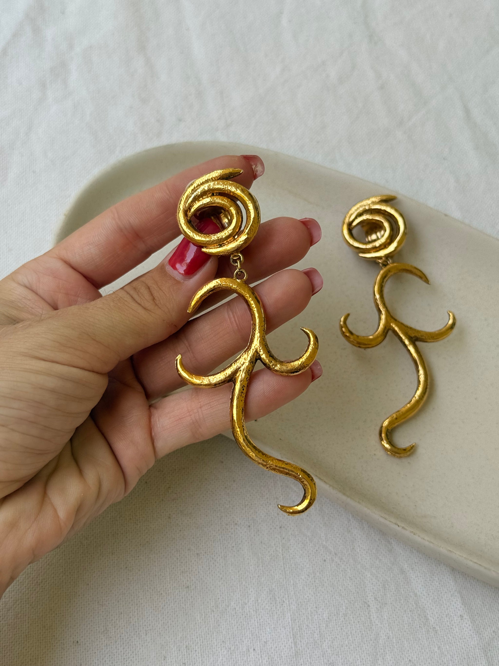 Boucles d’oreilles vintage - Design structural doré
