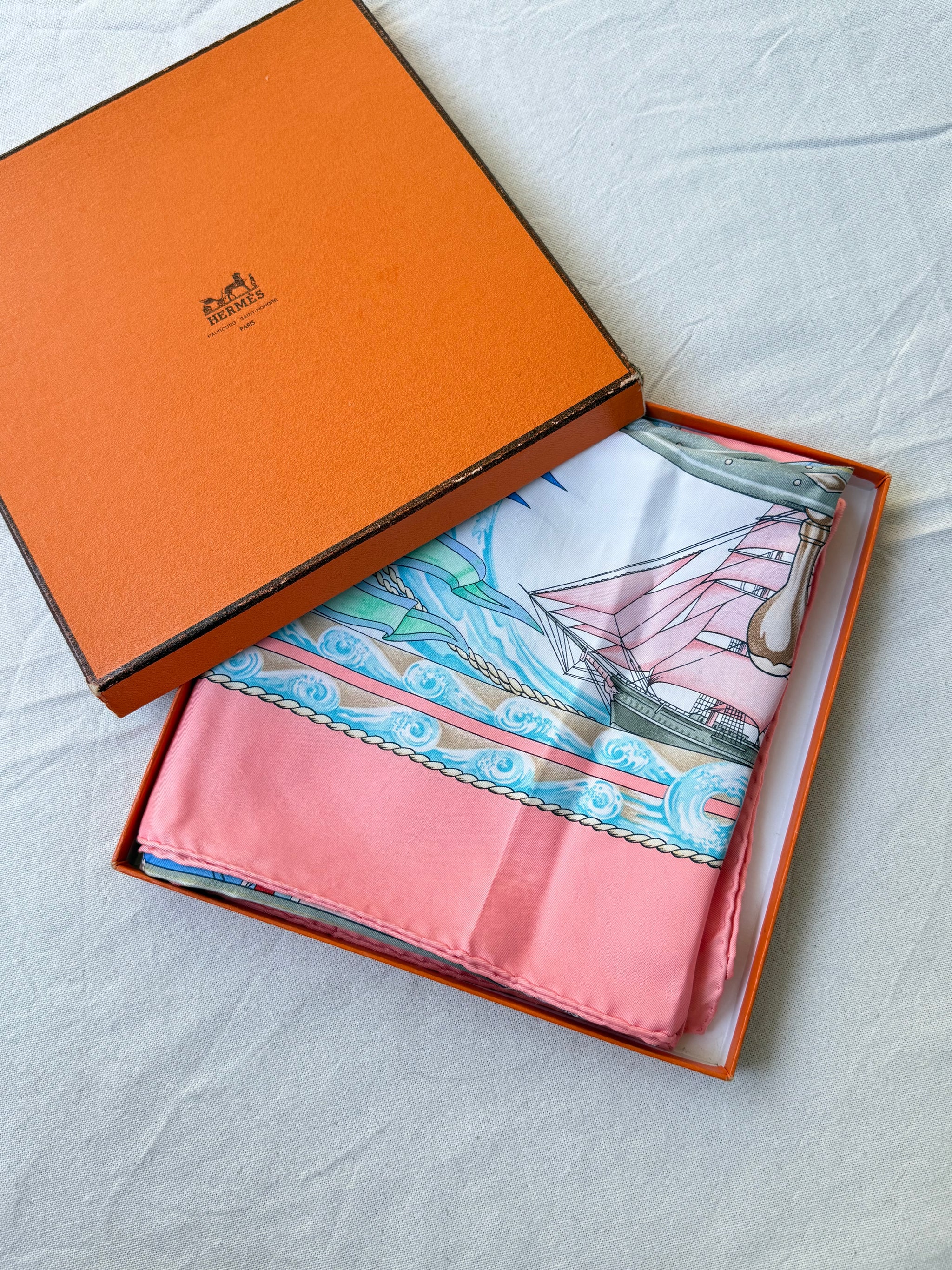Foulard Hermès – modèle Vive le Vent