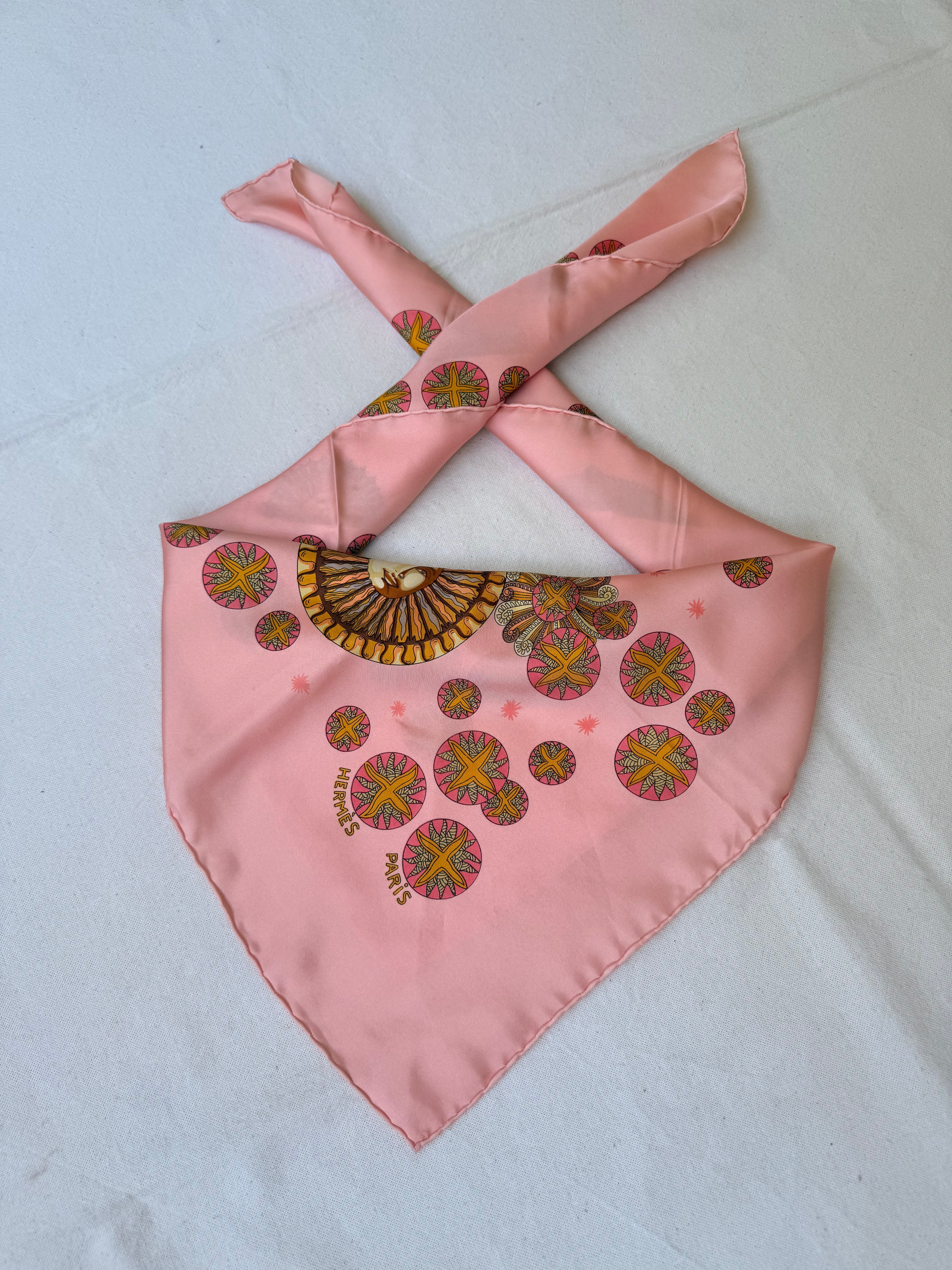Foulard Hermès – Modèle Le Roy Soleil