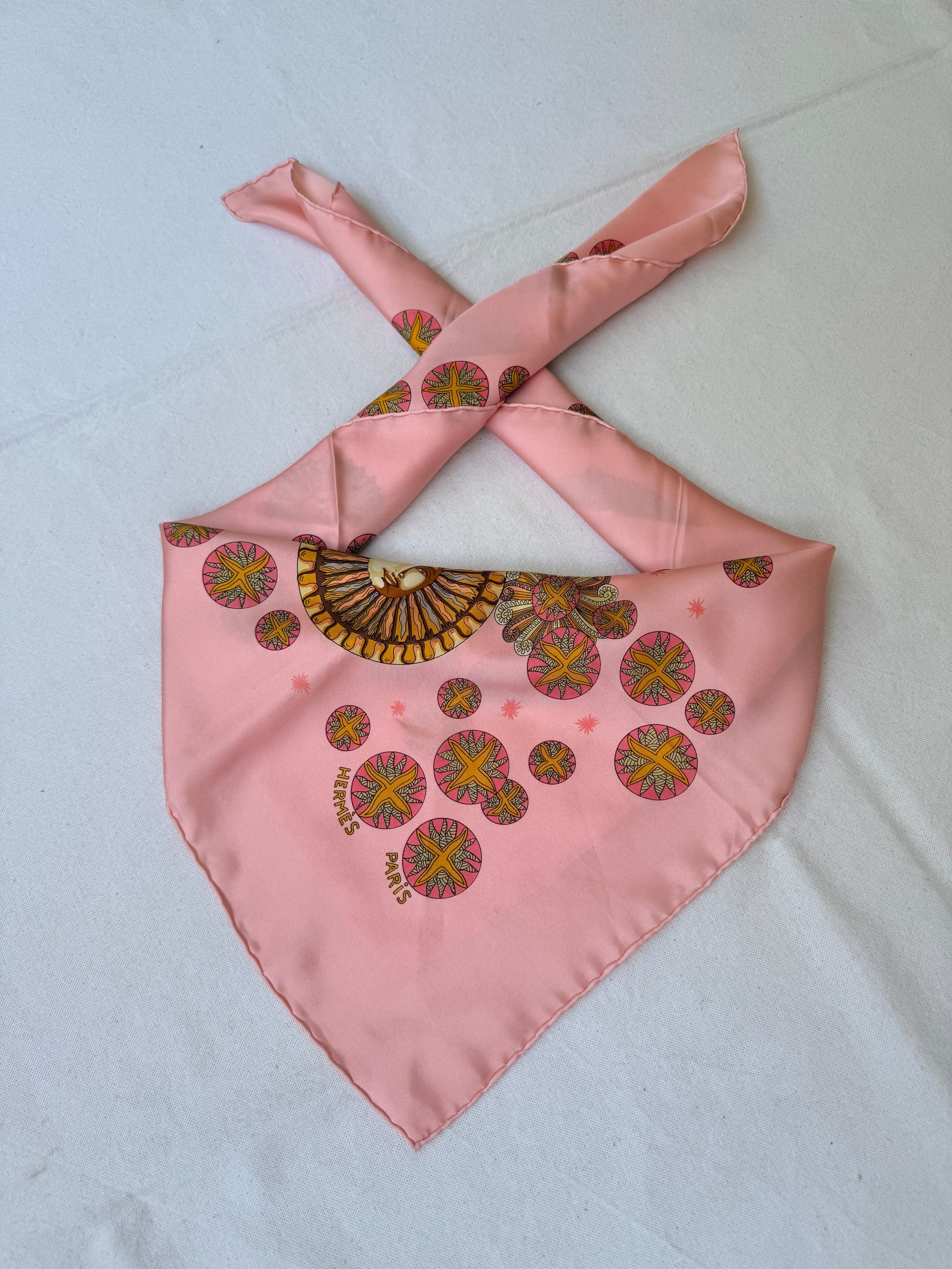 Foulard Hermès – Modèle Le Roy Soleil