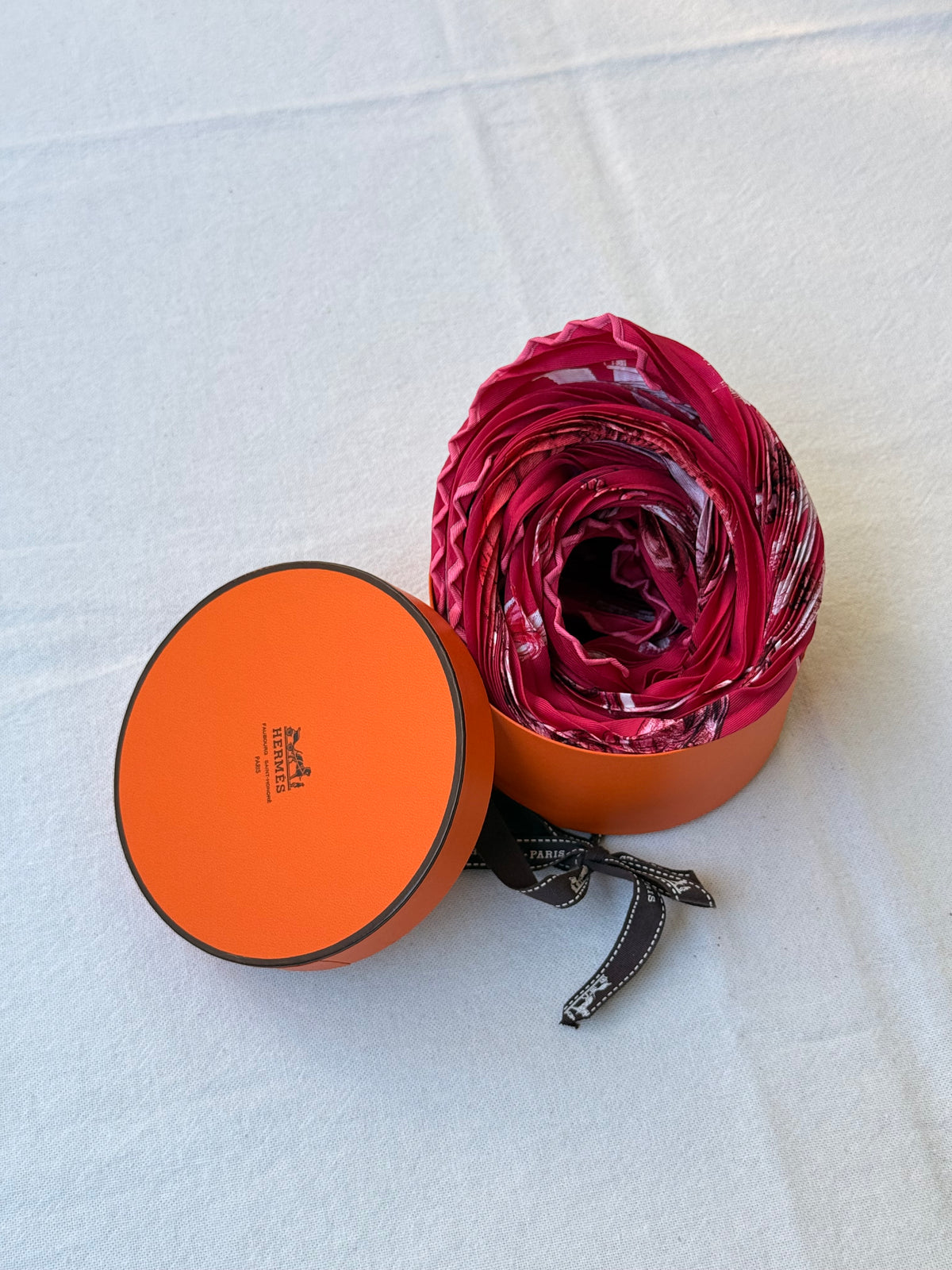 Foulard Hermès plissé – Modèle À Propos de Bottes