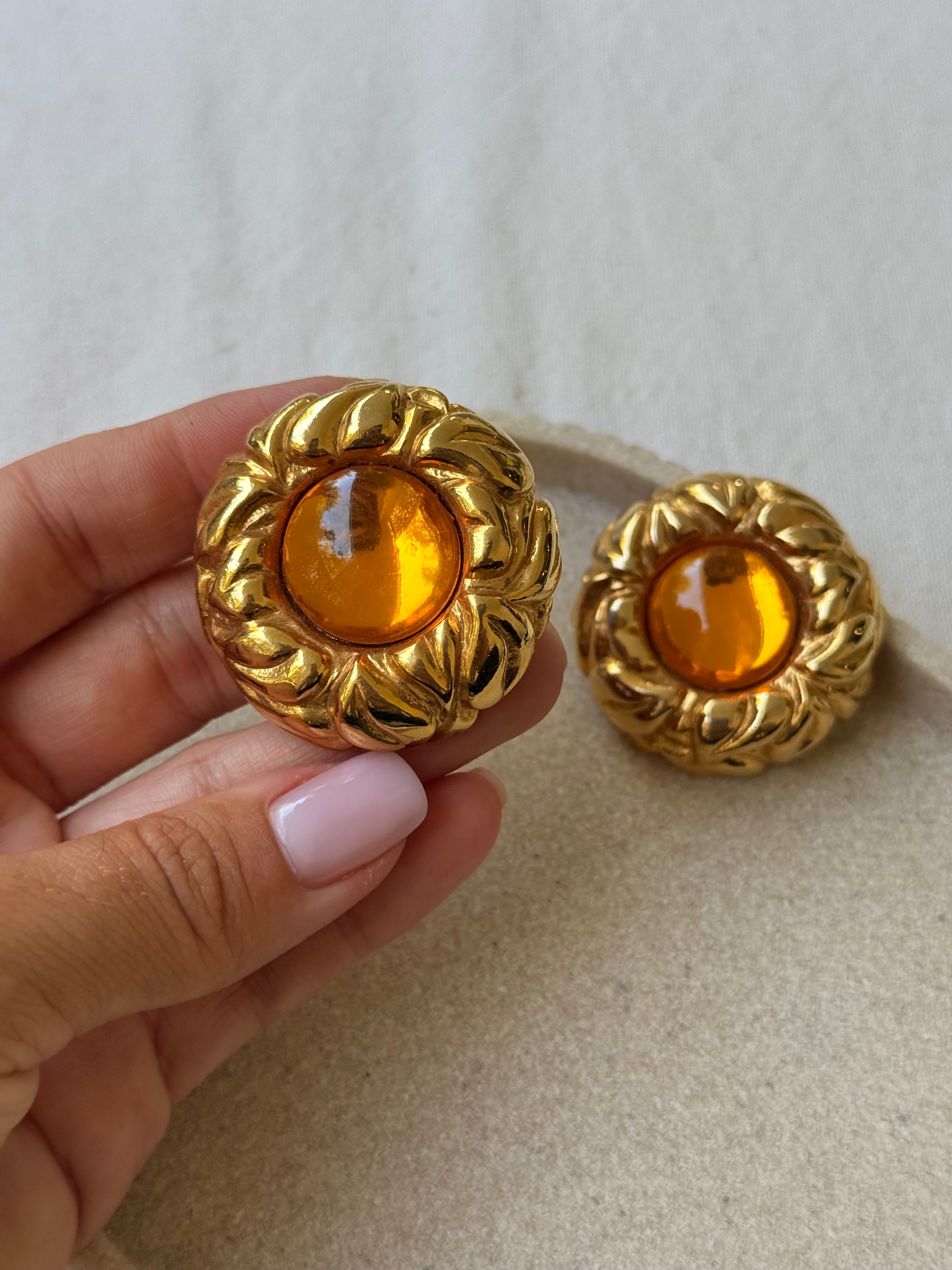 Boucles d’oreilles Escada vintage - Cabochons ambrés