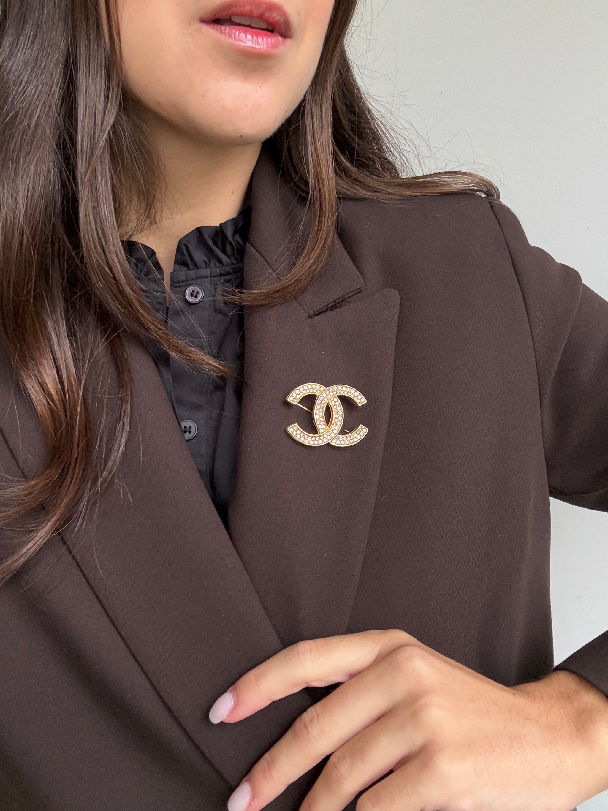 Broche Chanel vintage - CC ornée de strass