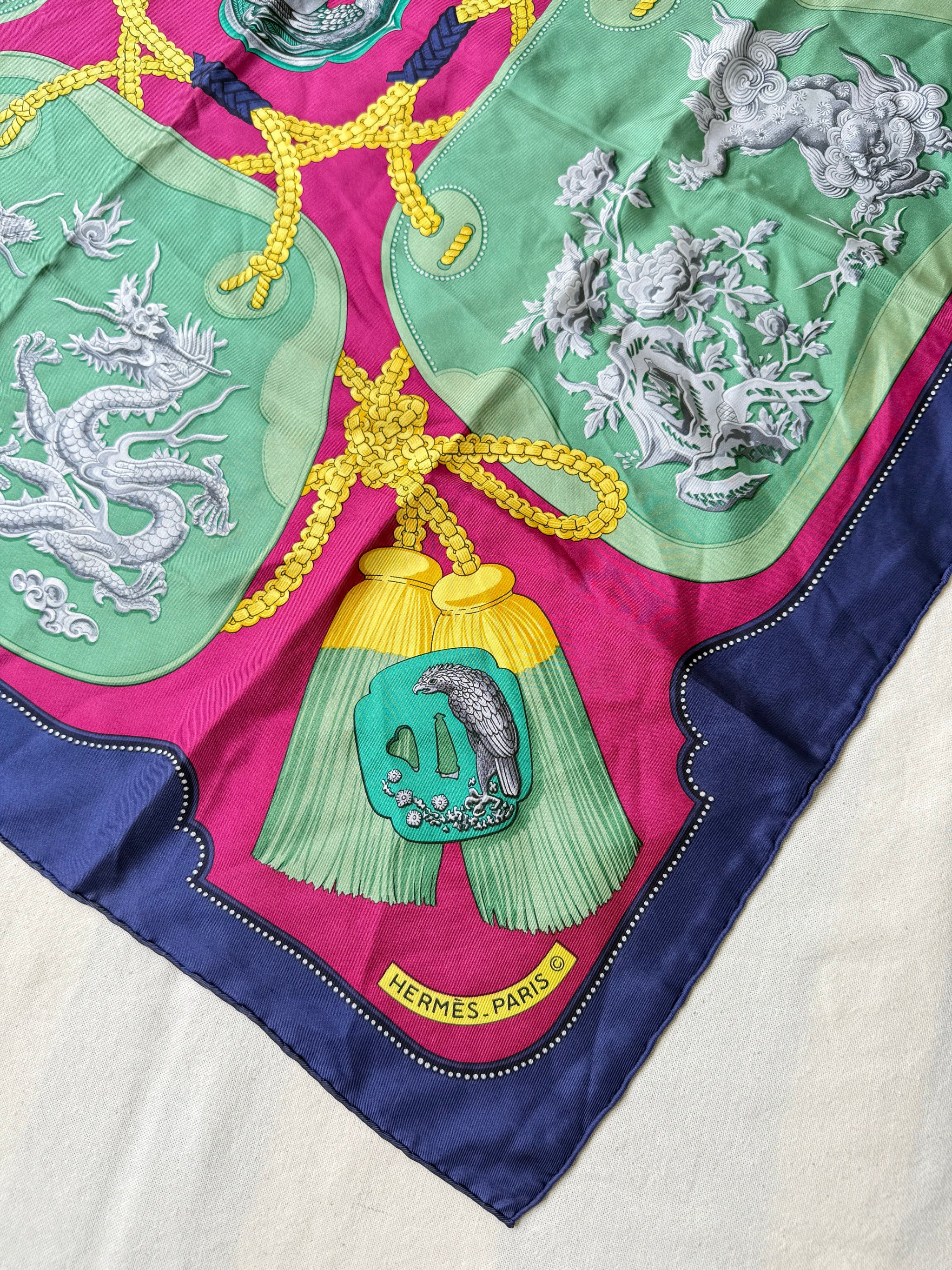 Foulard Hermès – modèle Tsubas