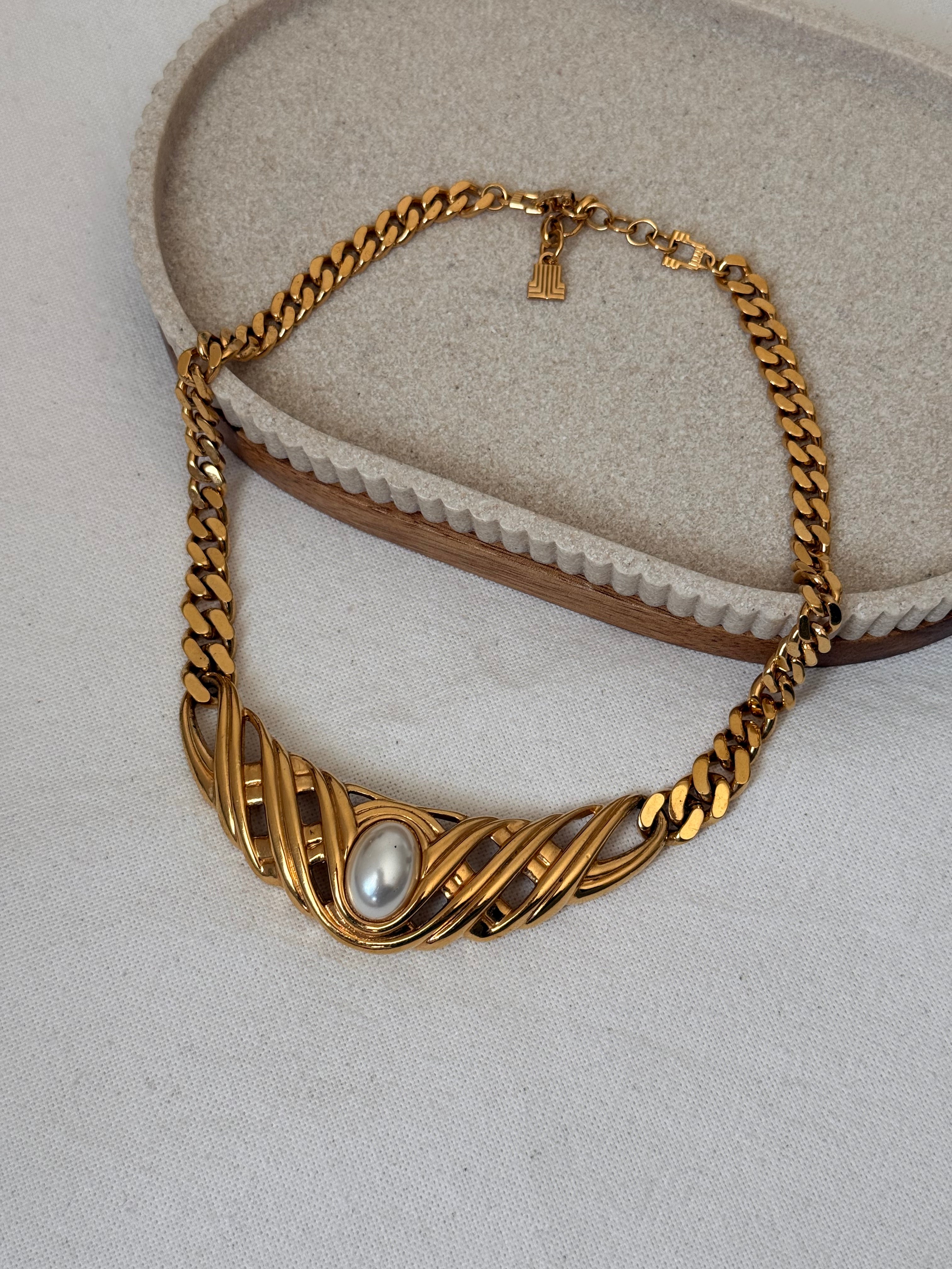 Collier Lanvin vintage - Plastron doré et perle fantaisie