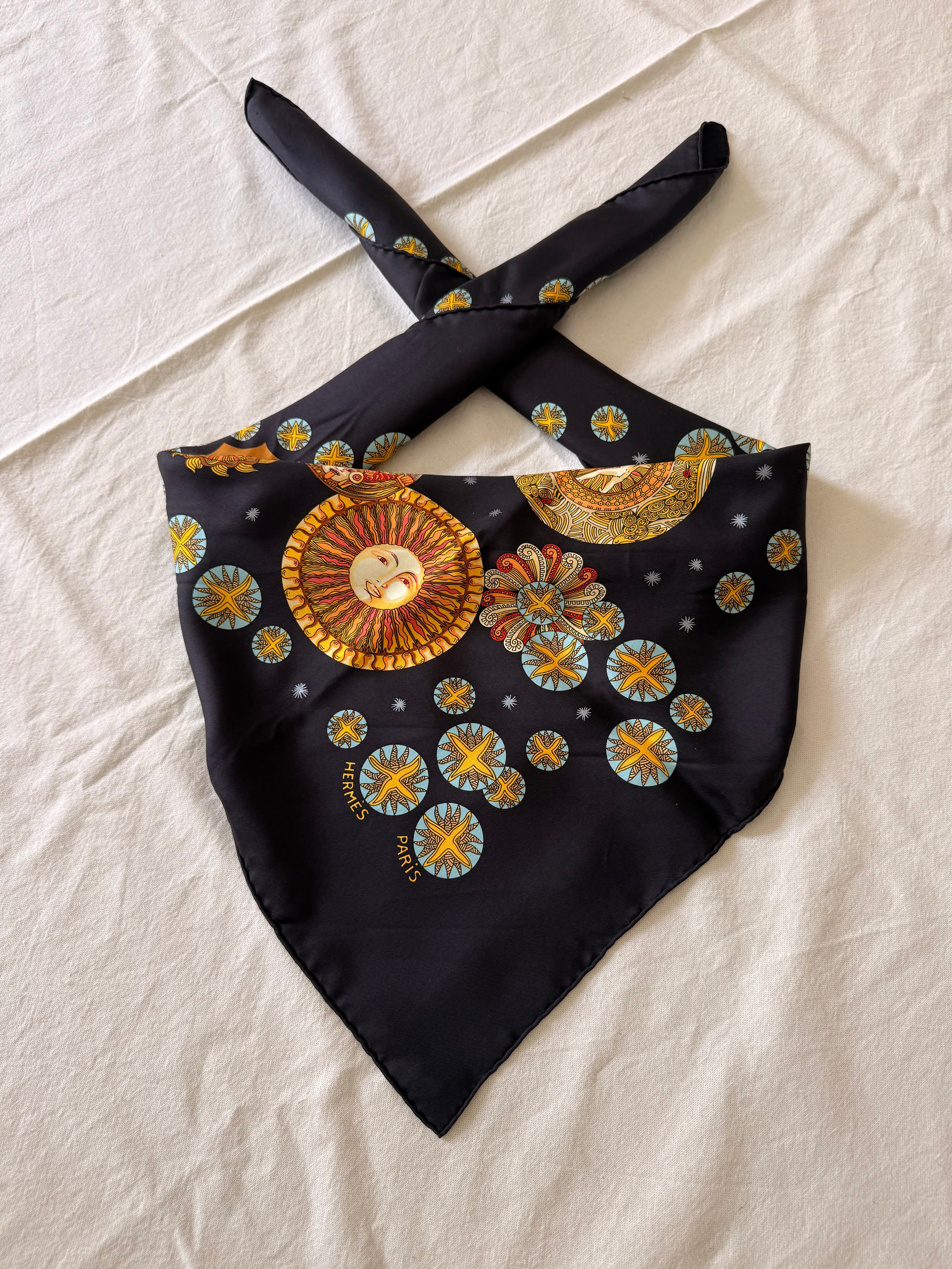 Foulard Hermès – Modèle Le Roy Soleil
