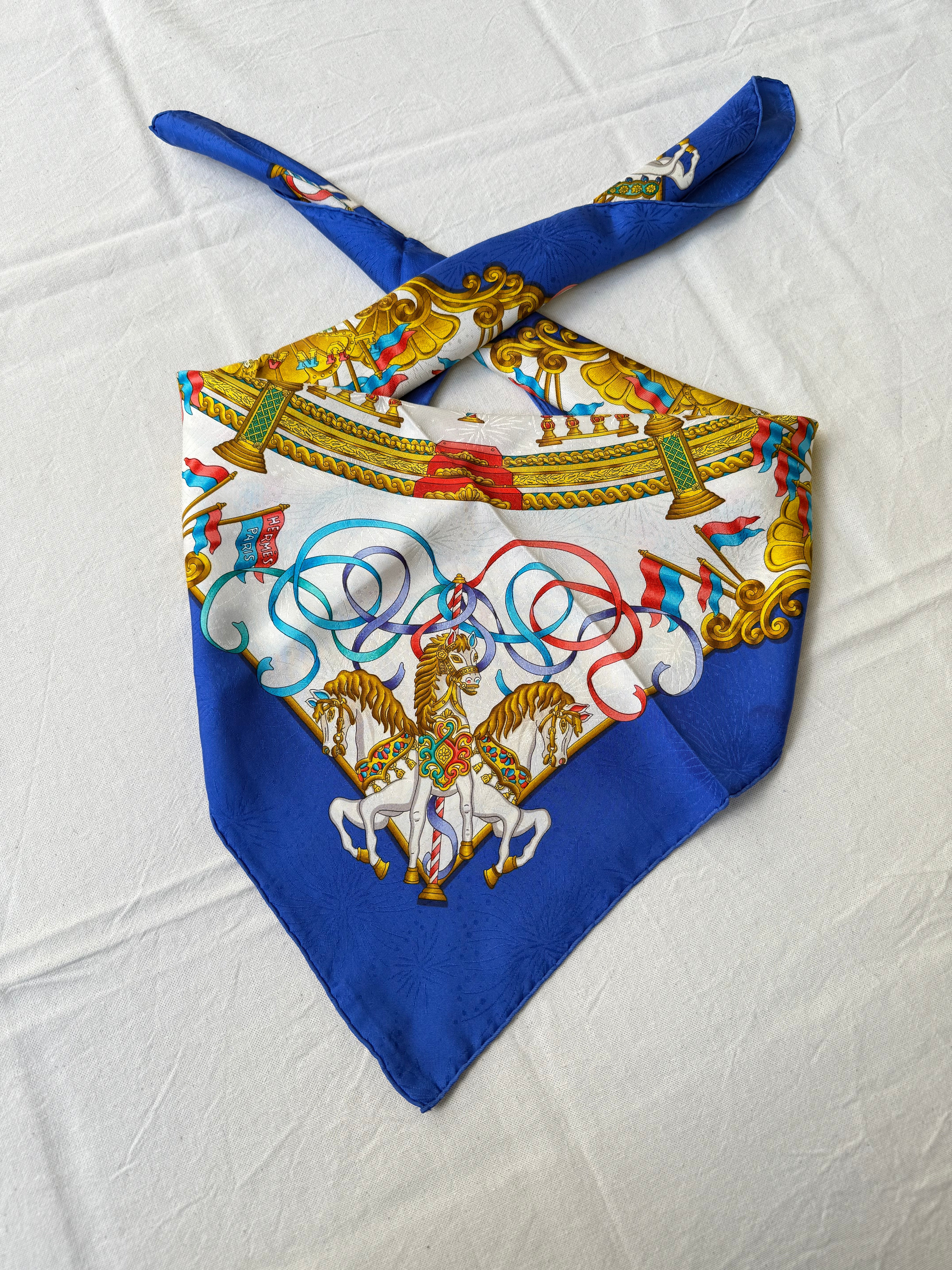 Foulard Hermès – Modèle Luna Park