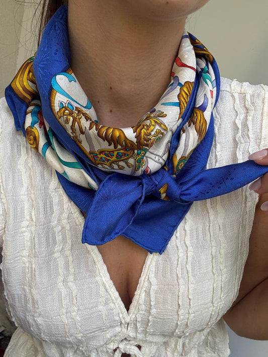 Foulard Hermès – Modèle Luna Park