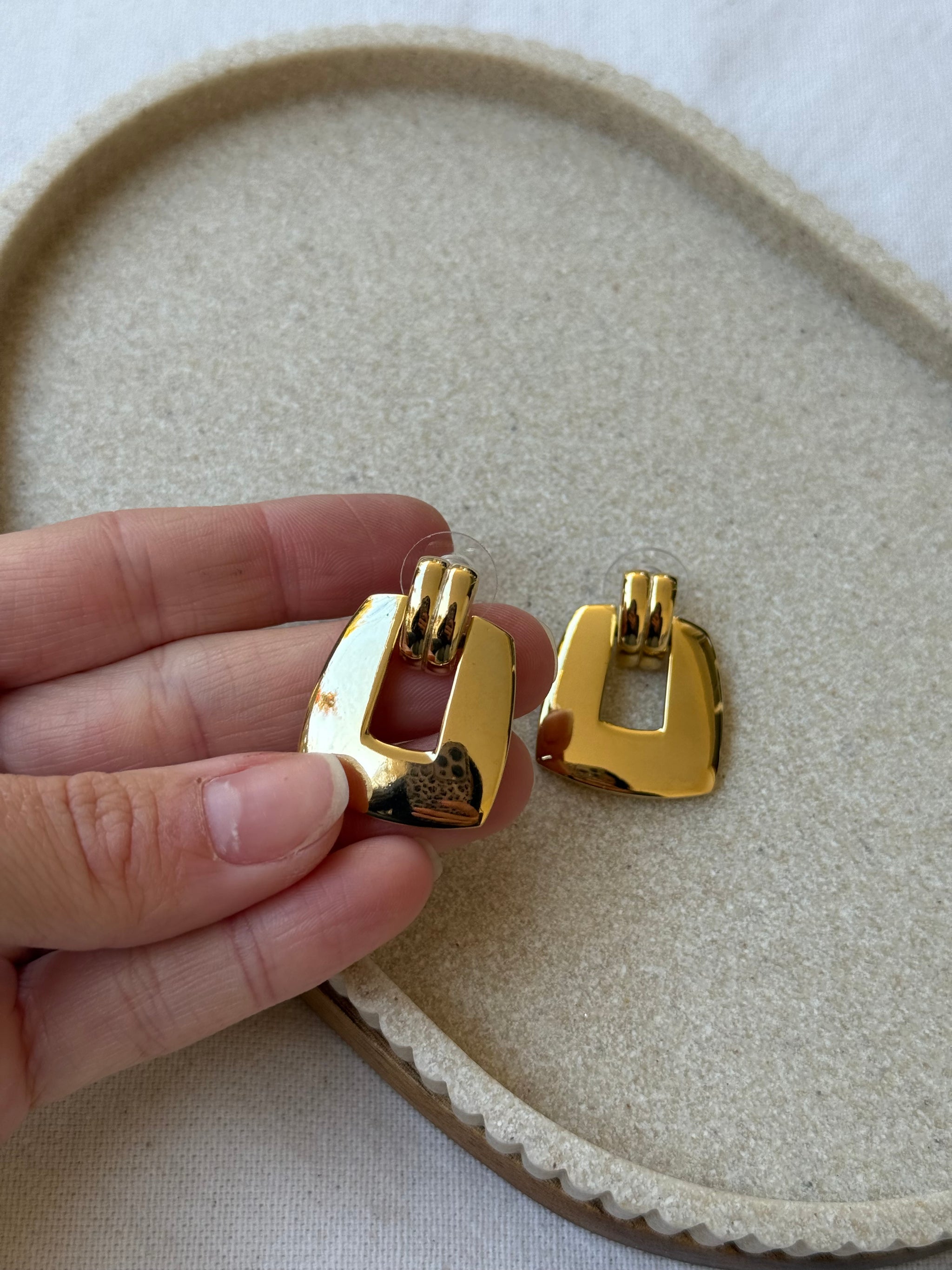 Boucles d'oreilles Napier vintage - Pendantes dorées (oreilles percées)