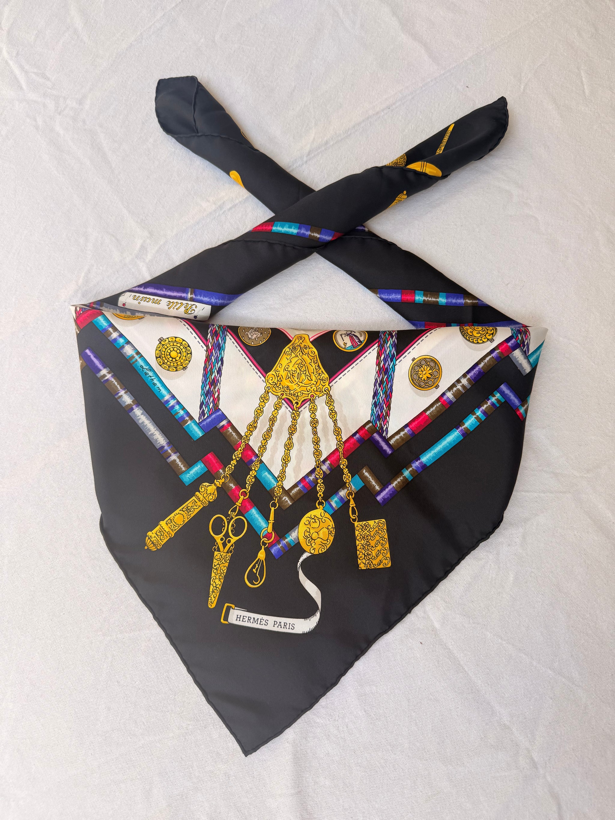 Foulard Hermès – Modèle Petite Main