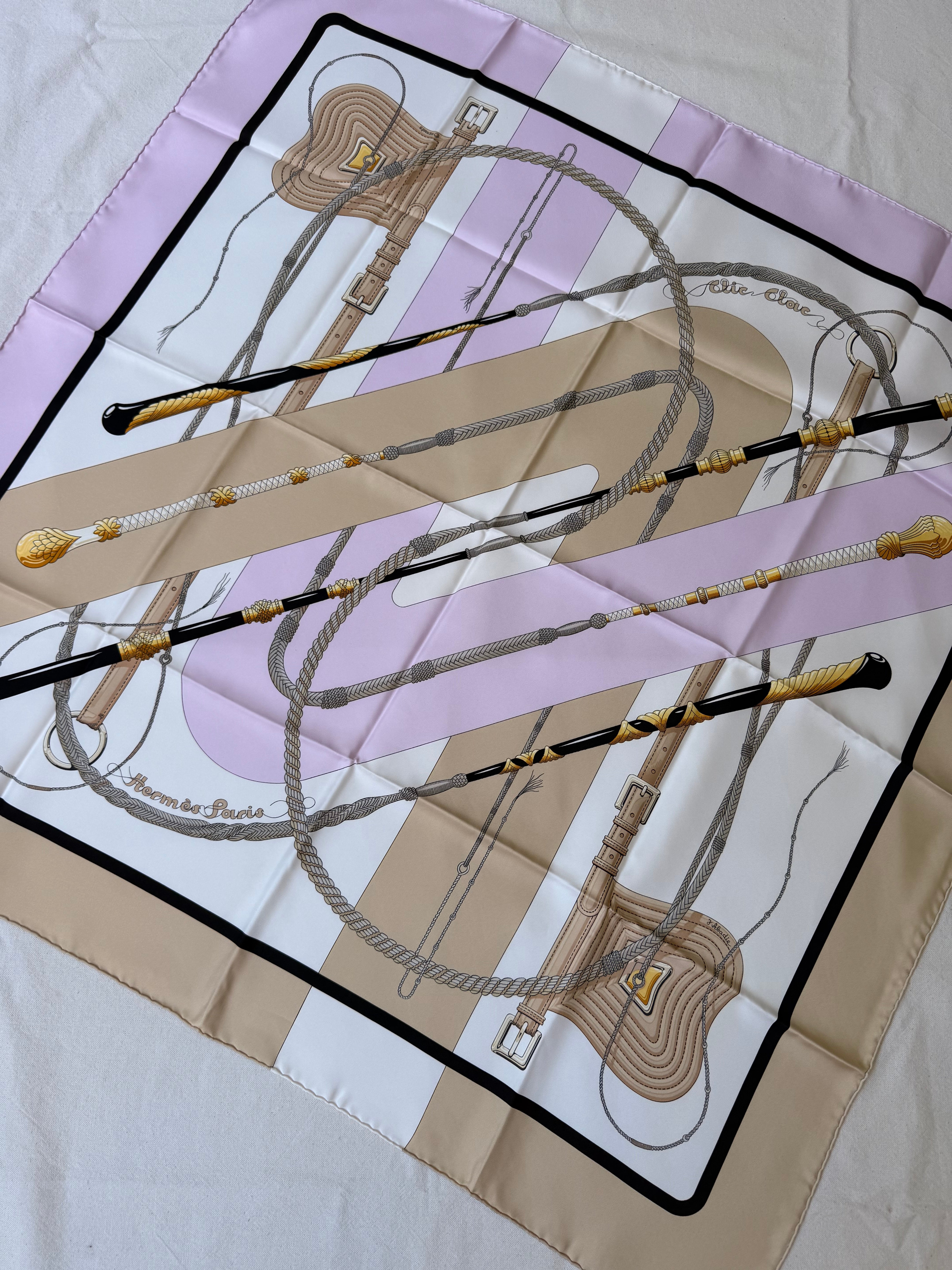 Foulard Hermès – Modèle Clic Clac