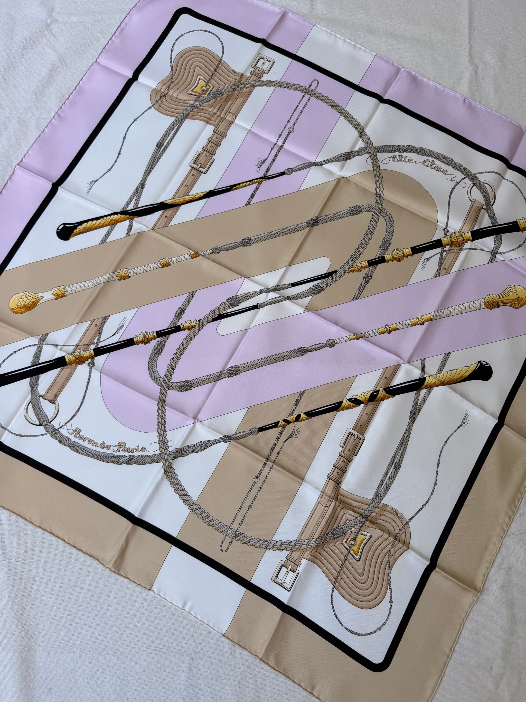 Foulard Hermès – Modèle Clic Clac