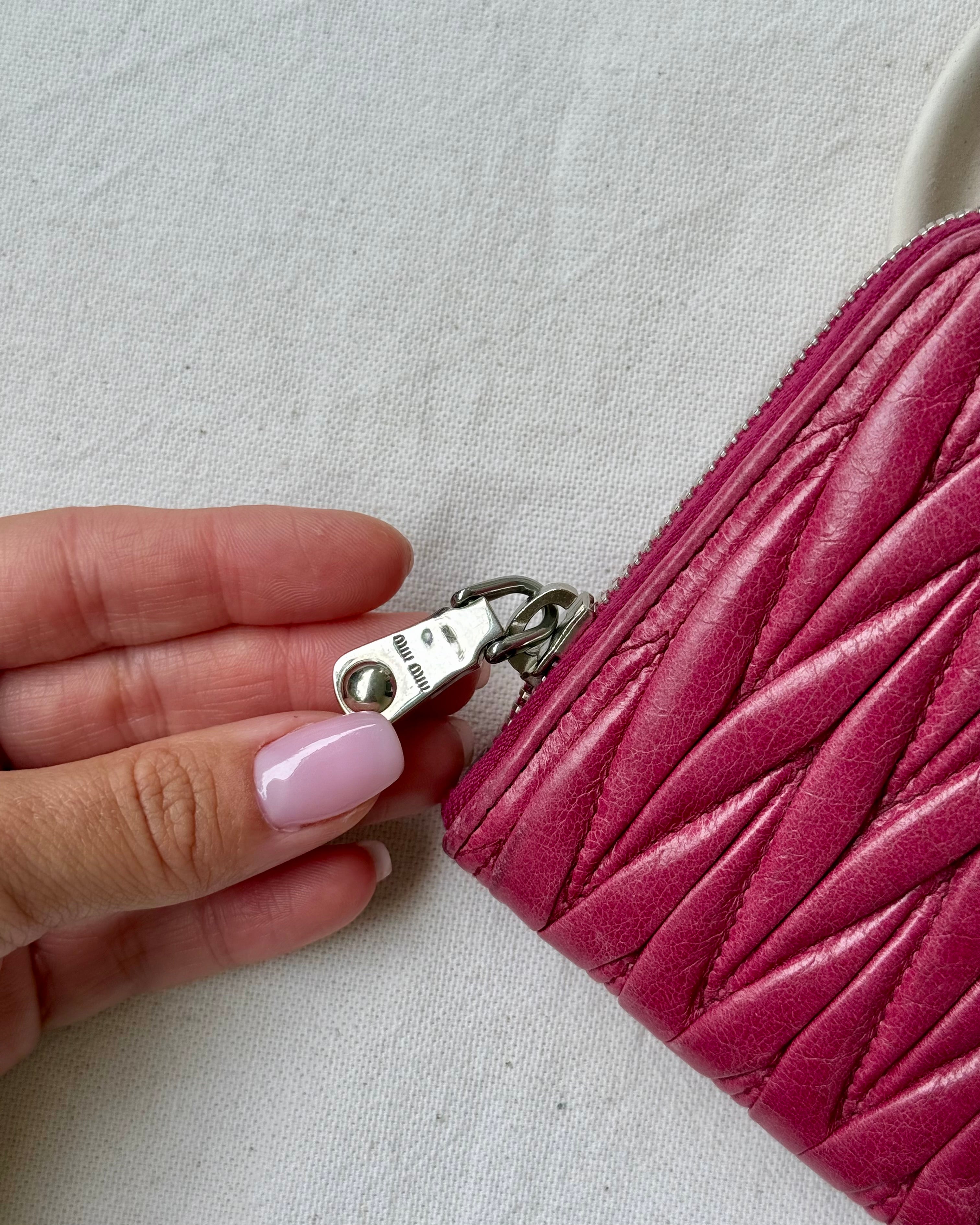 Portefeuille Miu Miu - Cuir matelassé nappa fushia
