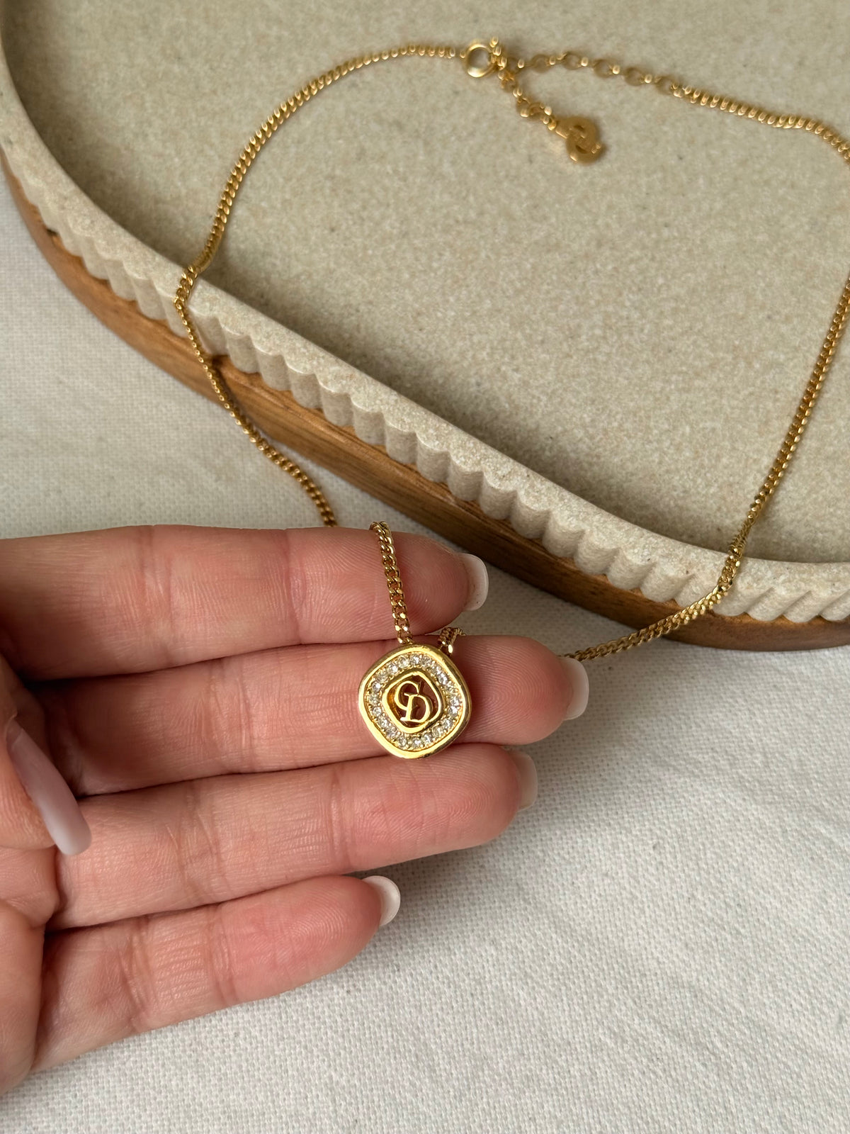 Collier Christian Dior vintage - Pendentif CD doré et strass