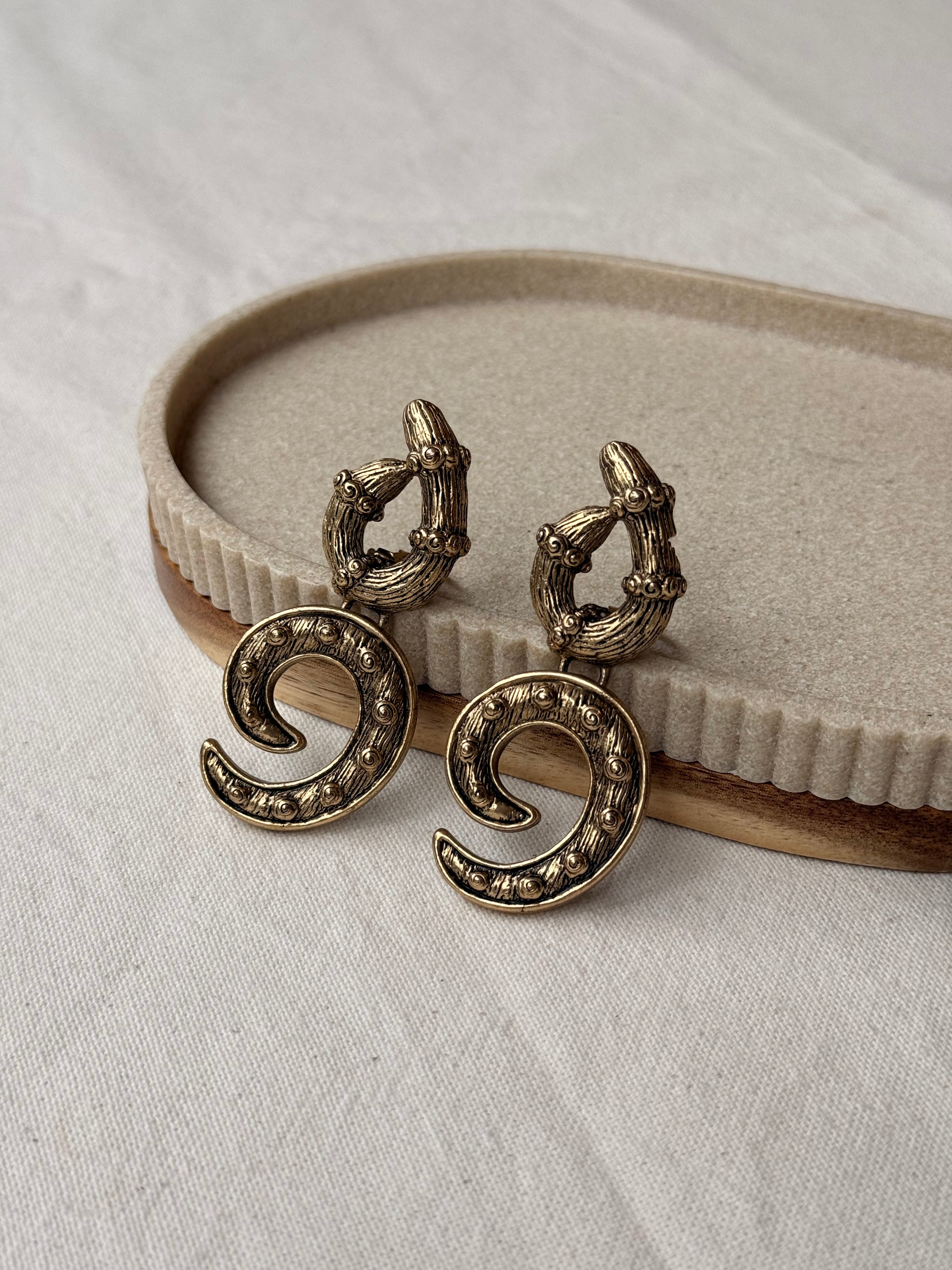 Boucles d’oreilles vintage - Spirales et motifs sculptés