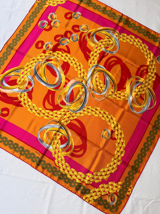 Foulard Cartier – Motif anneaux Trinity