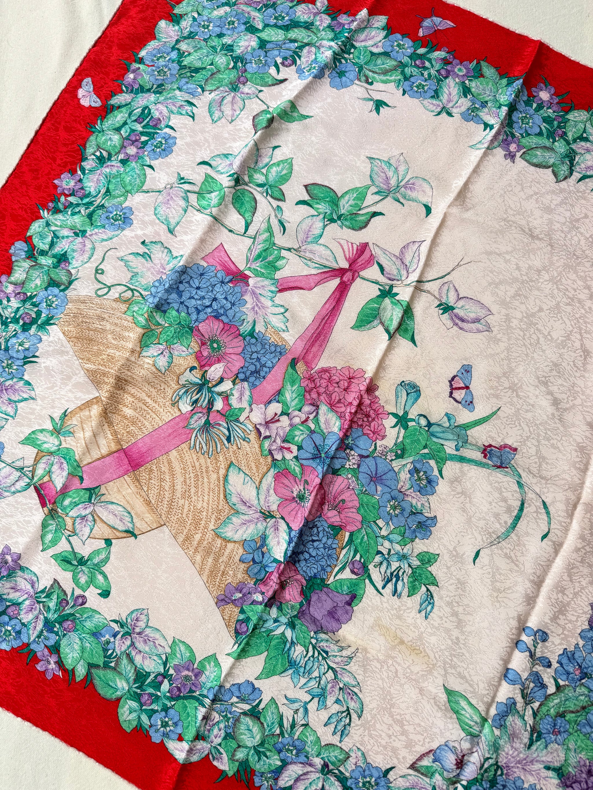 Foulard Christian Dior – Modèle rouge fleuris