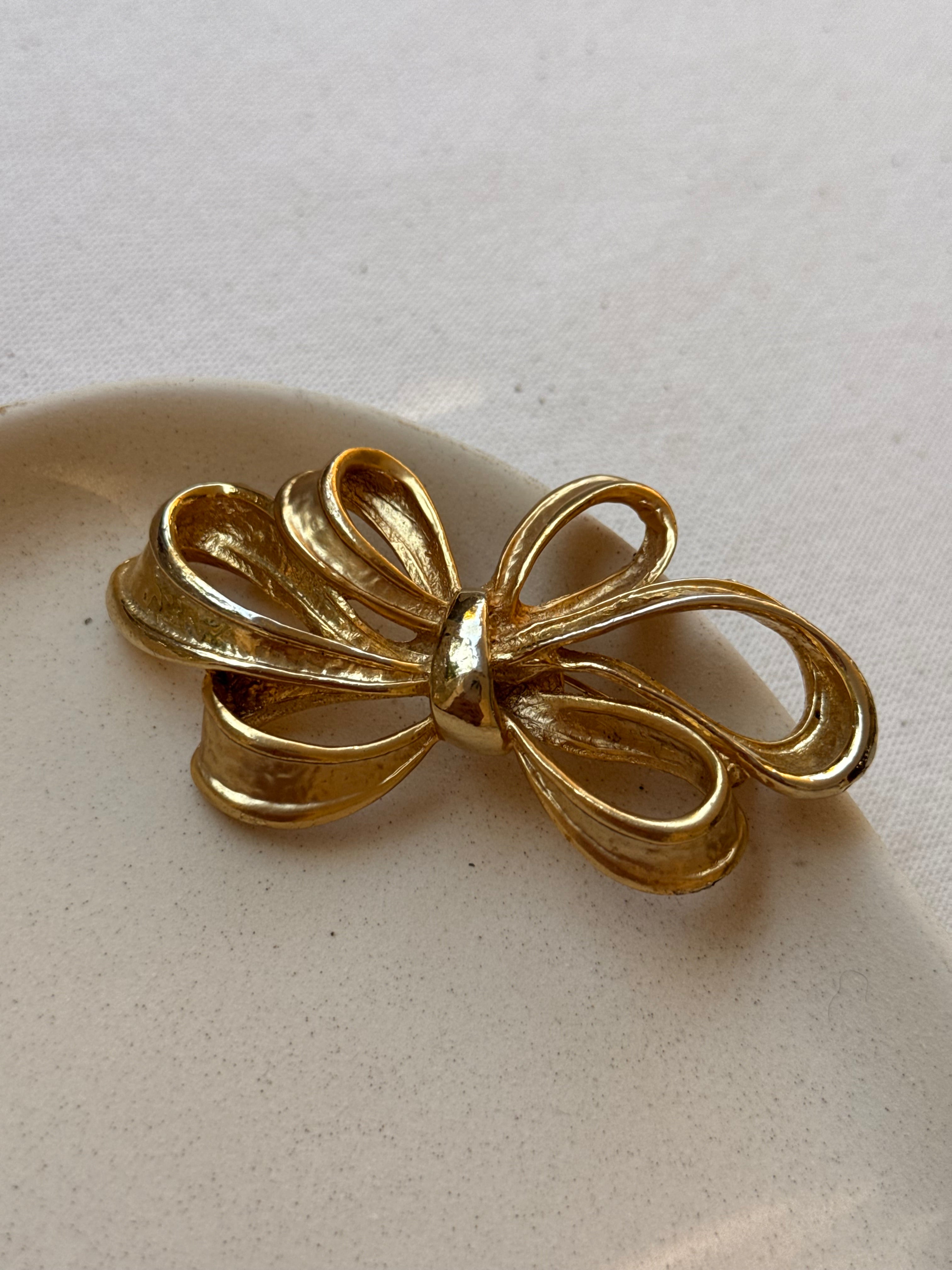 Broche vintage - Noeud doré sculptural