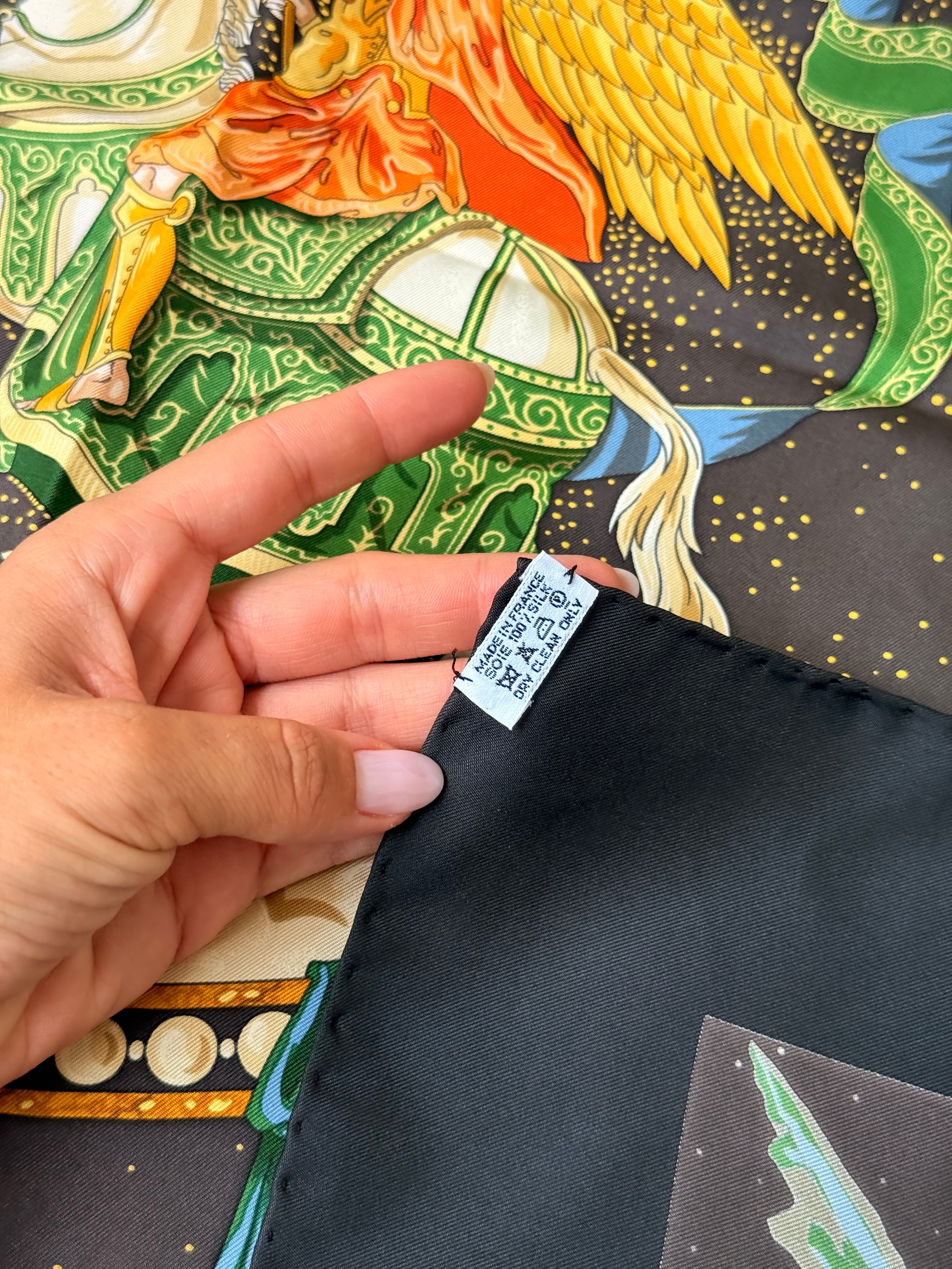 Foulard Hermès – Cavaliers des nuages