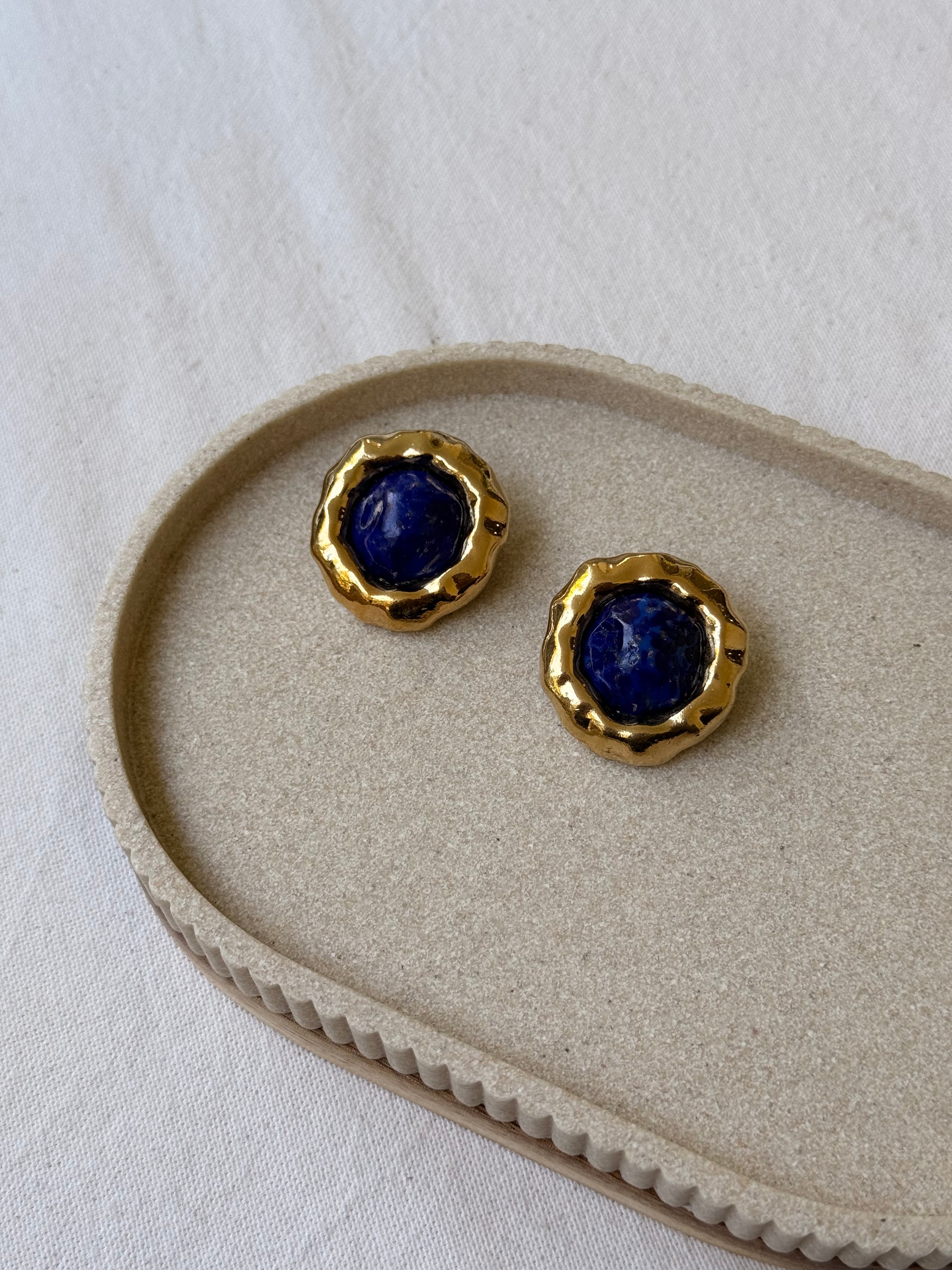 Boucles d’oreilles Guy Laroche vintage - Cabochons bleu profond