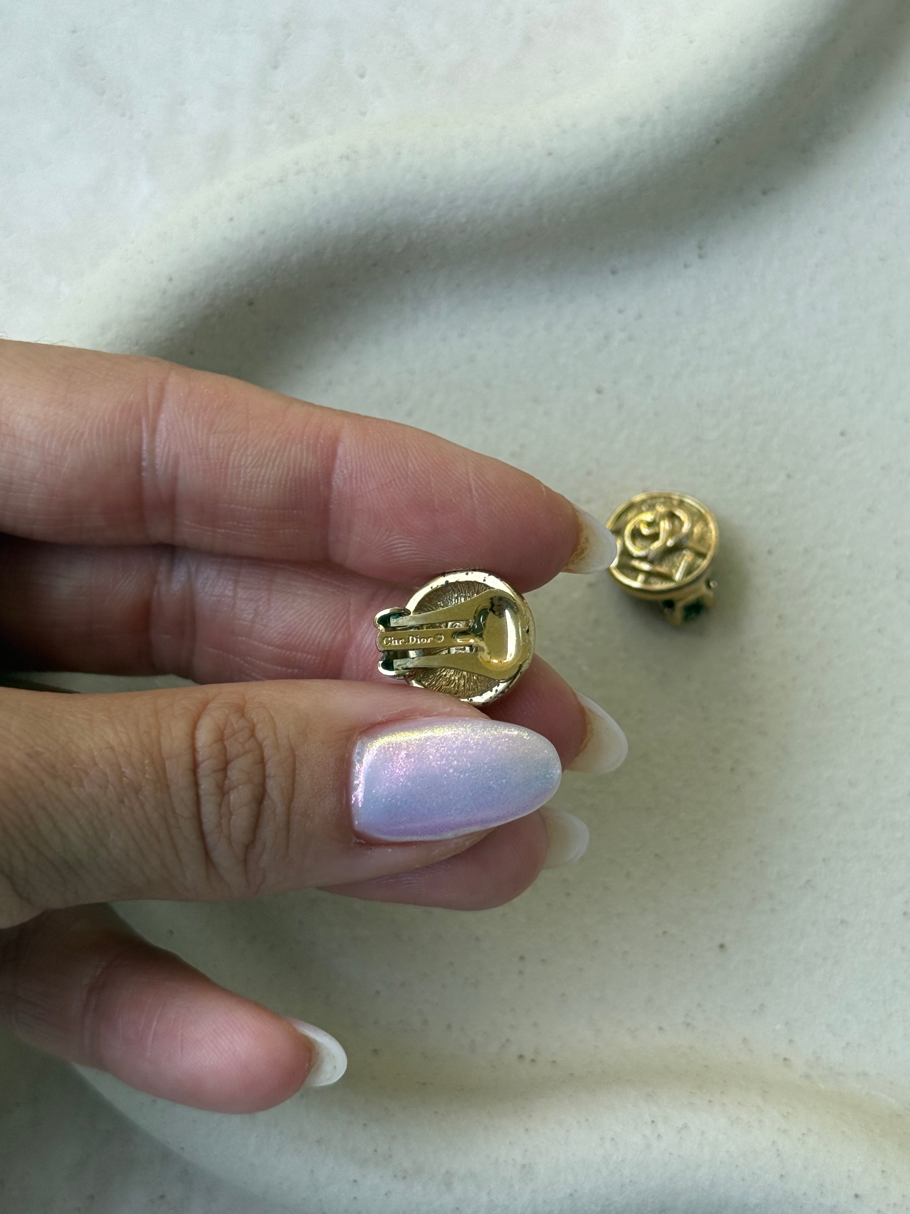 Boucles d’oreilles Christian Dior vintage - Petit modèle CD