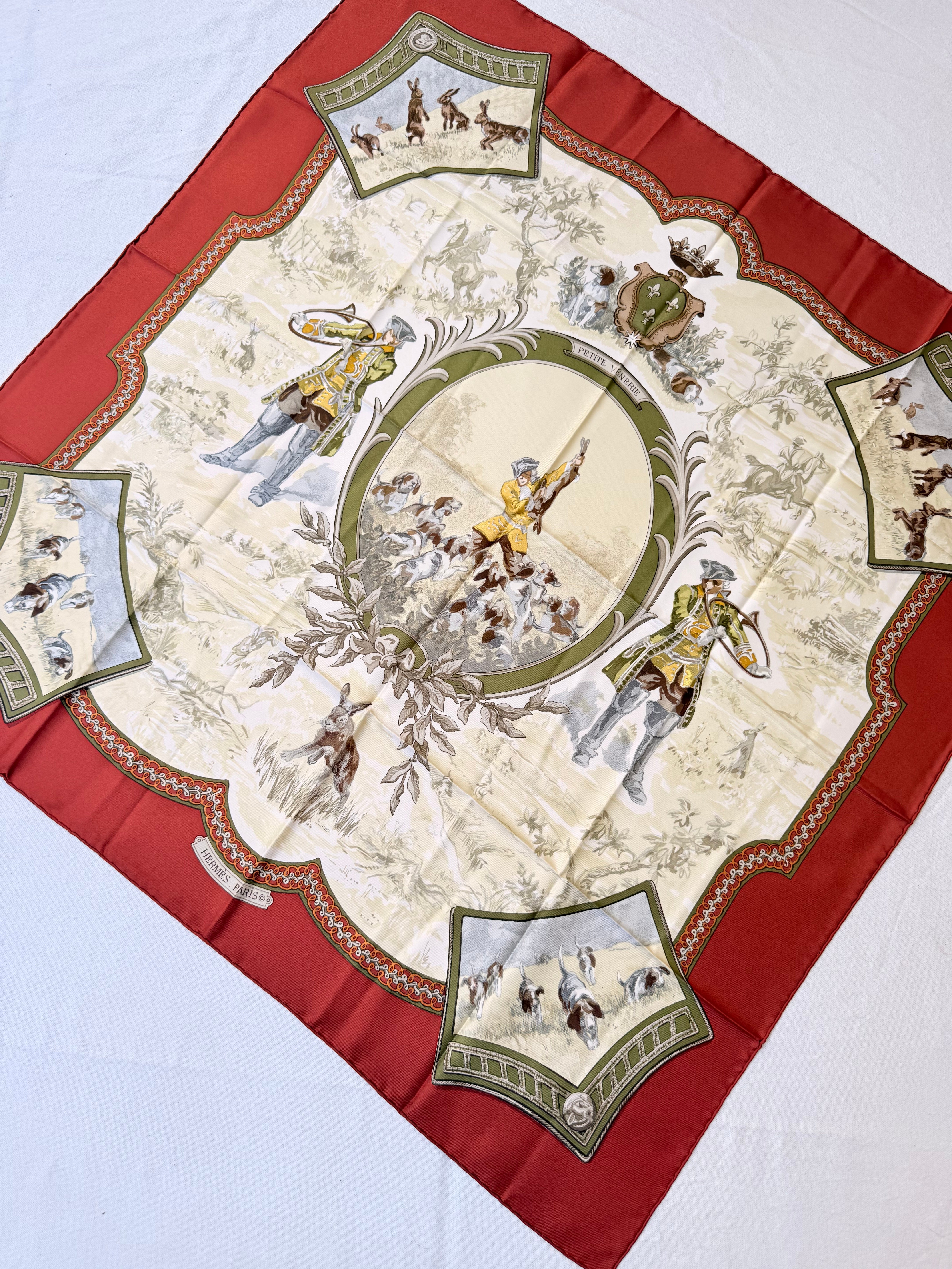 Foulard Hermès – Modèle Petite Vénerie