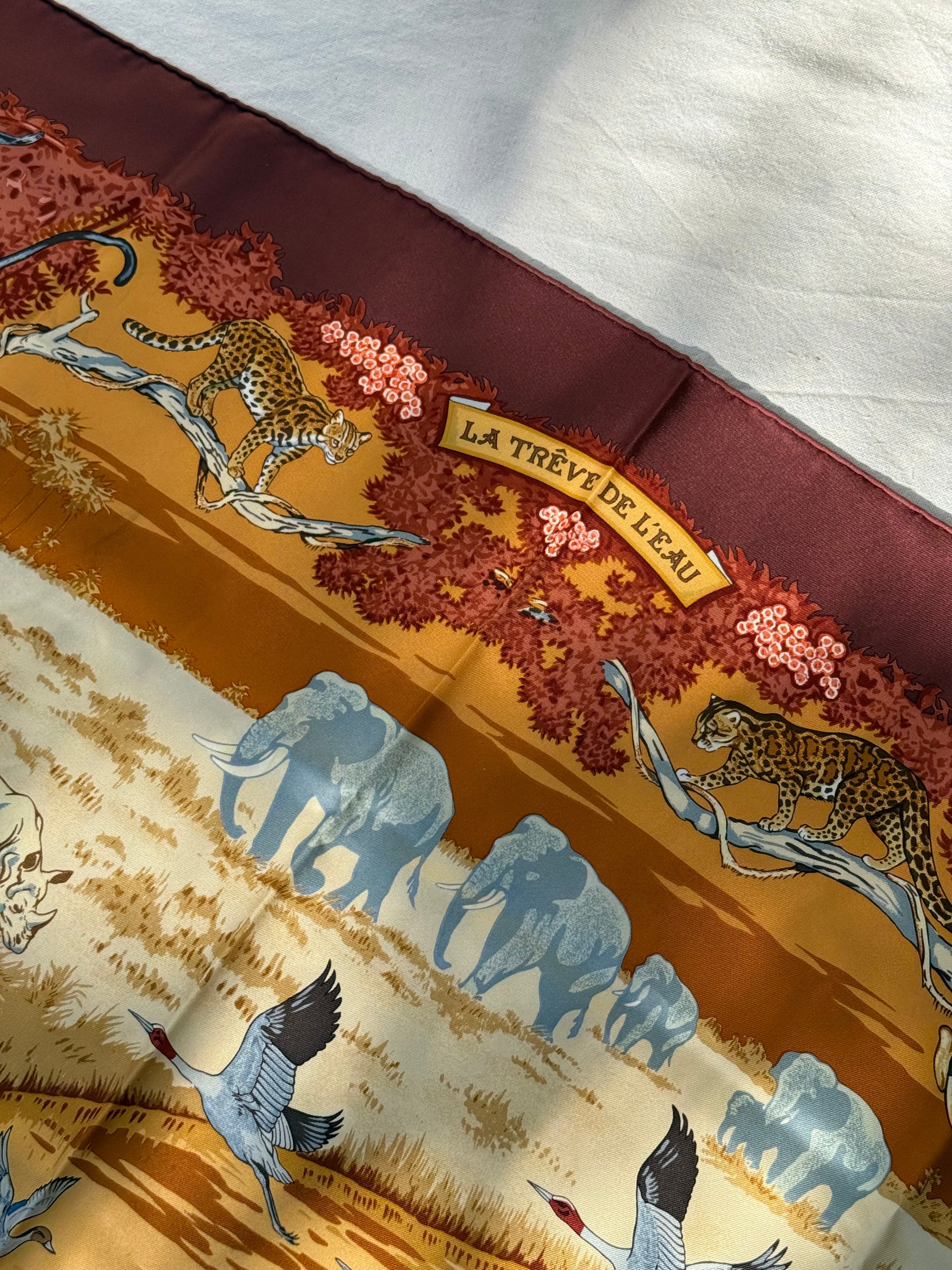 Foulard Hermès – Modèle La Trêve de l'Eau
