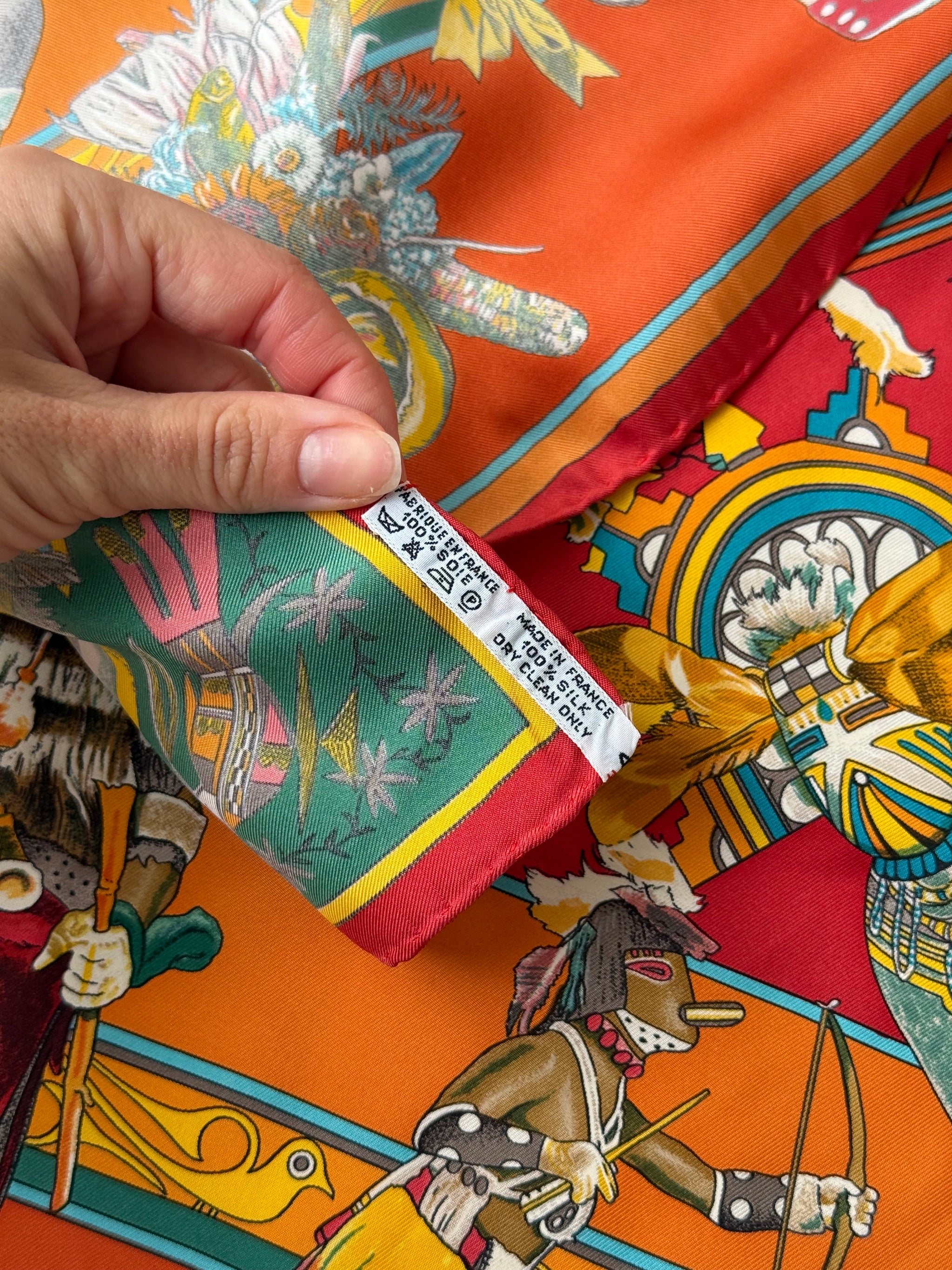 Foulard Hermès – Modèle Kachinas