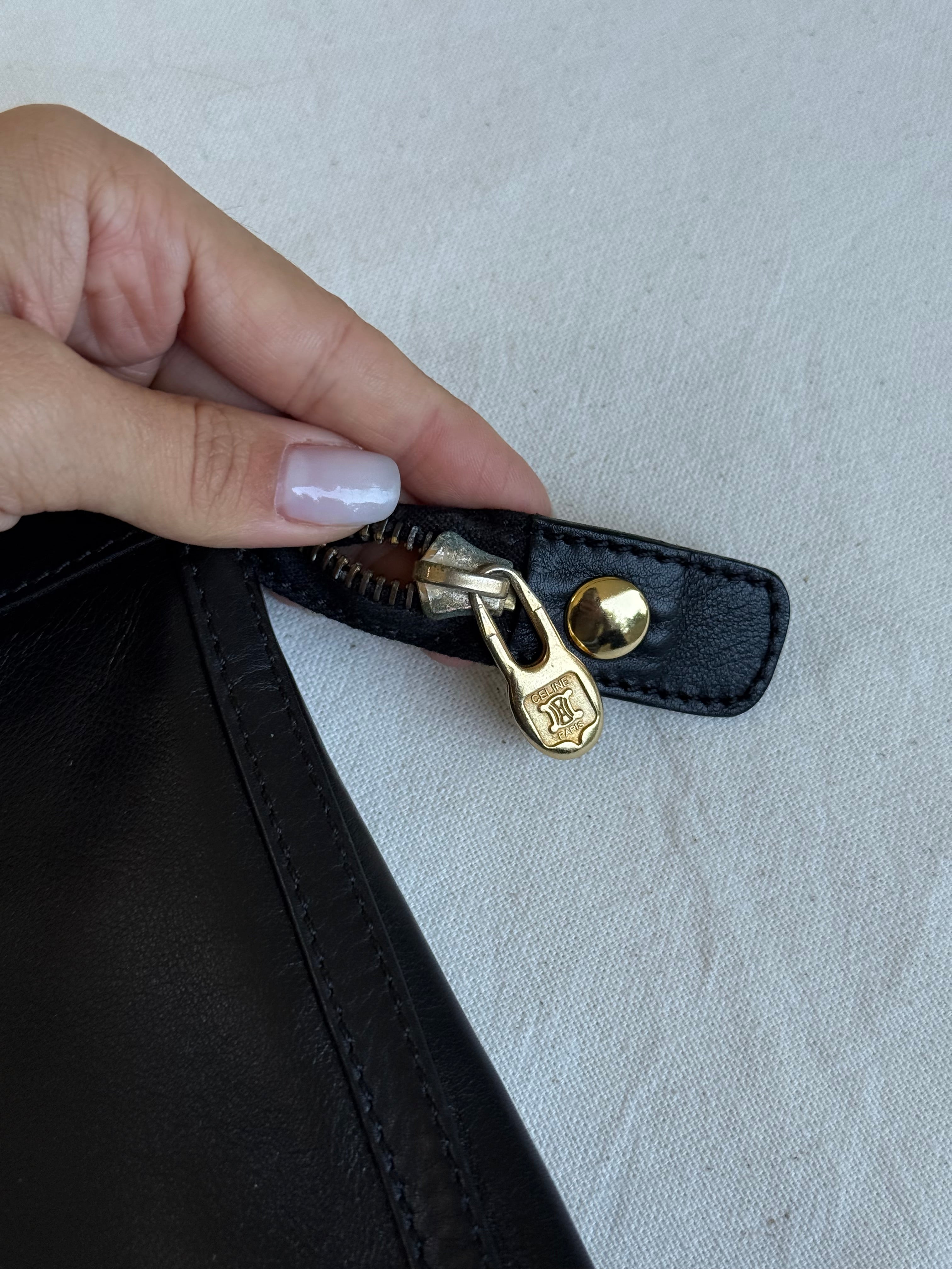 Pochette Céline vintage - Cuir noir et détails dorés