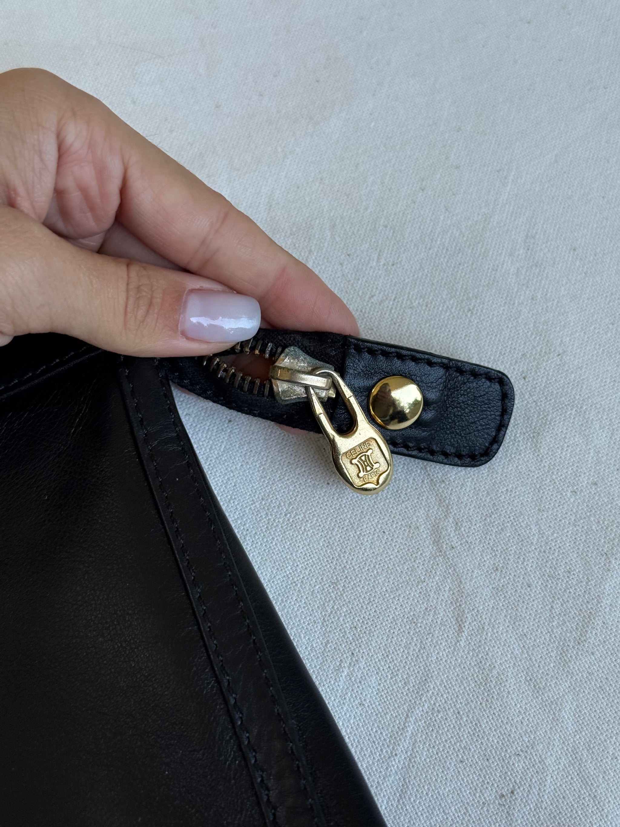 Pochette Céline vintage - Cuir noir et détails dorés
