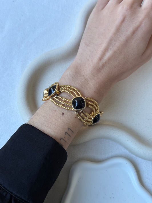 Bracelet Trifari vintage - Doré et cabochons noirs