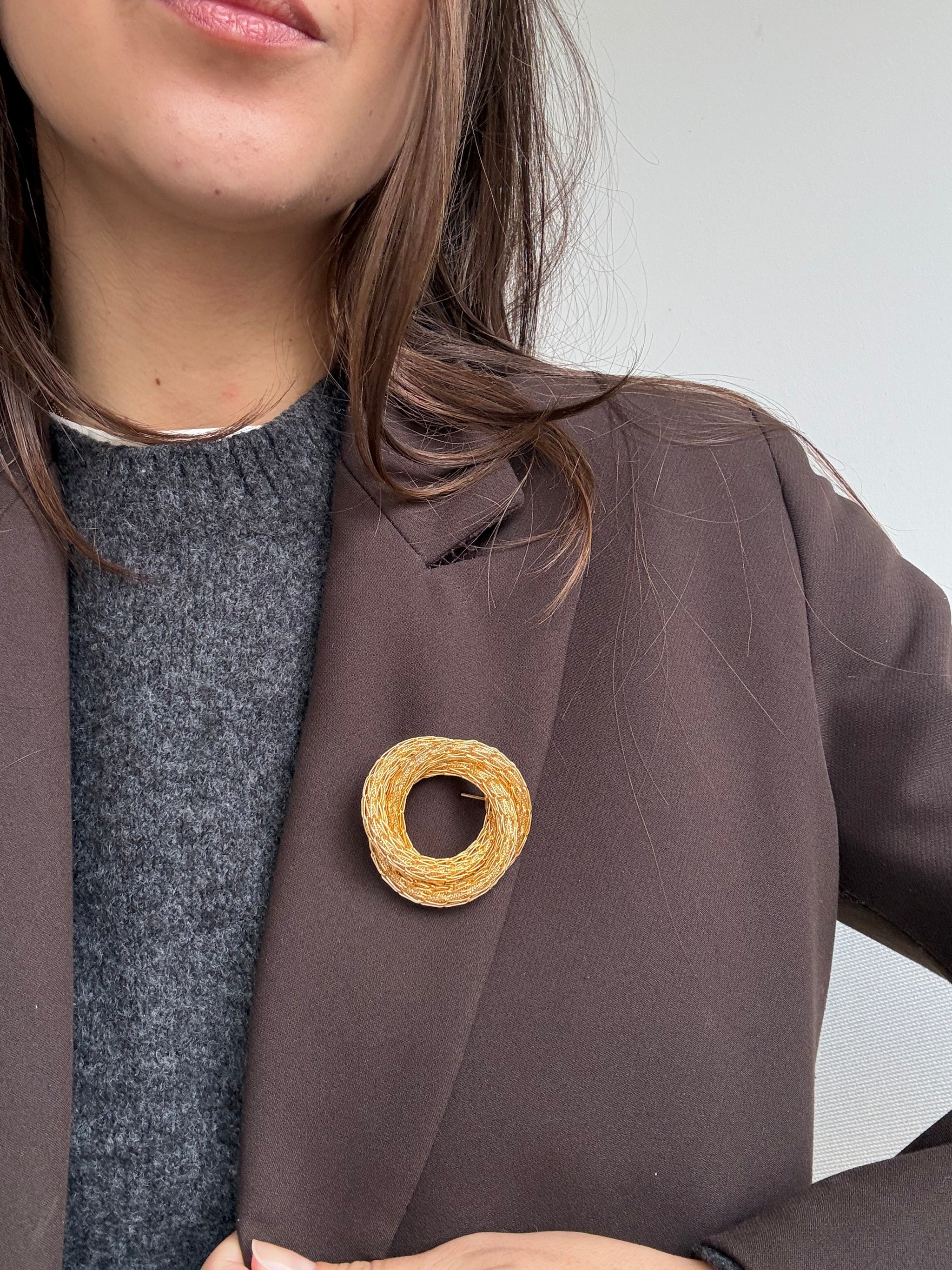 Broche vintage - Couronne texturée