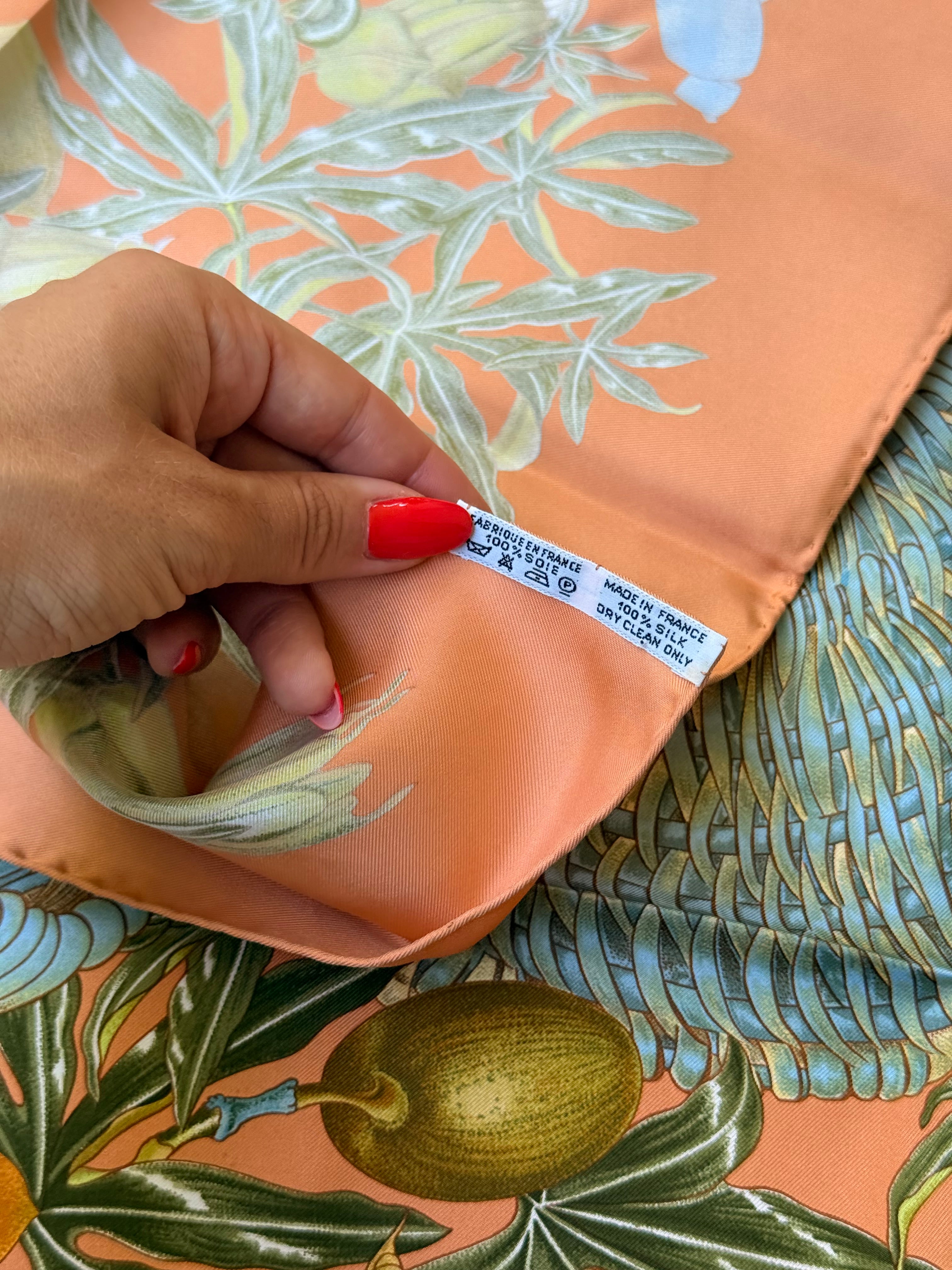 Foulard Hermès – Modèle Passiflore