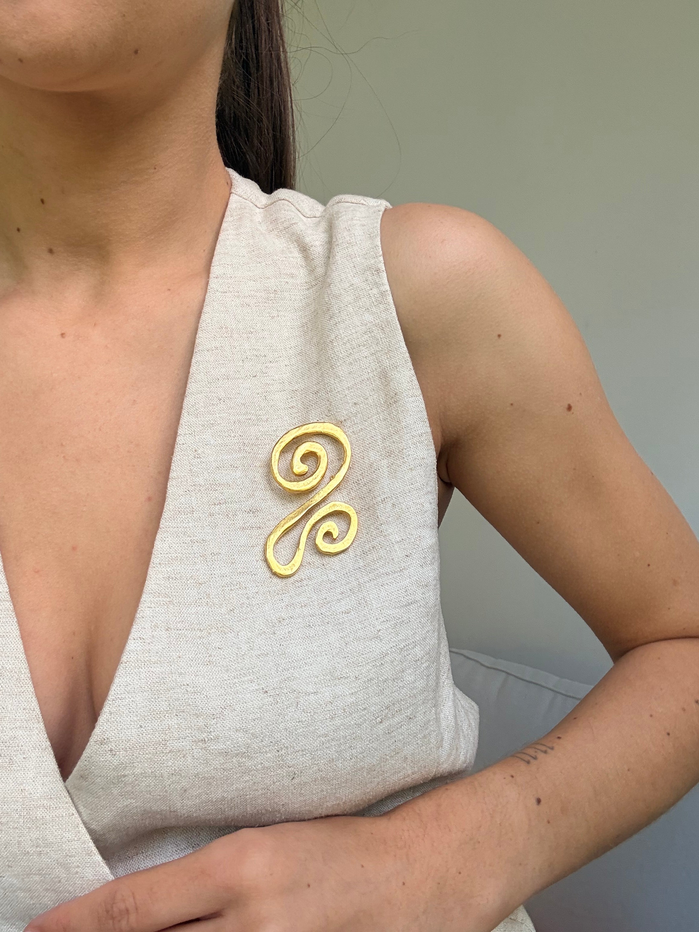 Broche vintage - Arabesque dorée