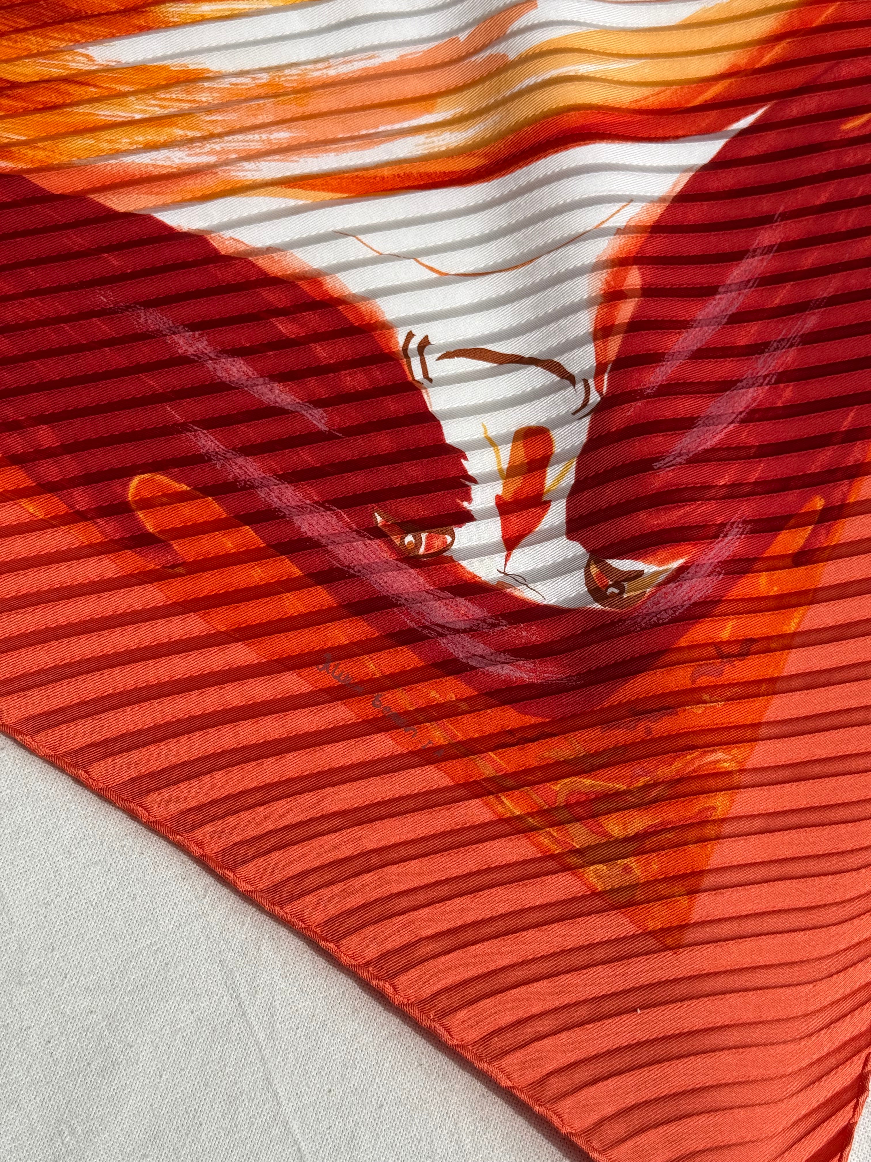 Foulard Hermès plissé – Modèle Smiles in Third Millenary